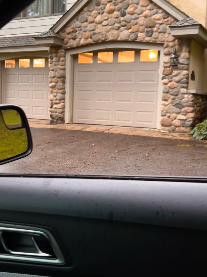 Can Bert come too?? 🚙
A little peekaboo from our buddy bear!