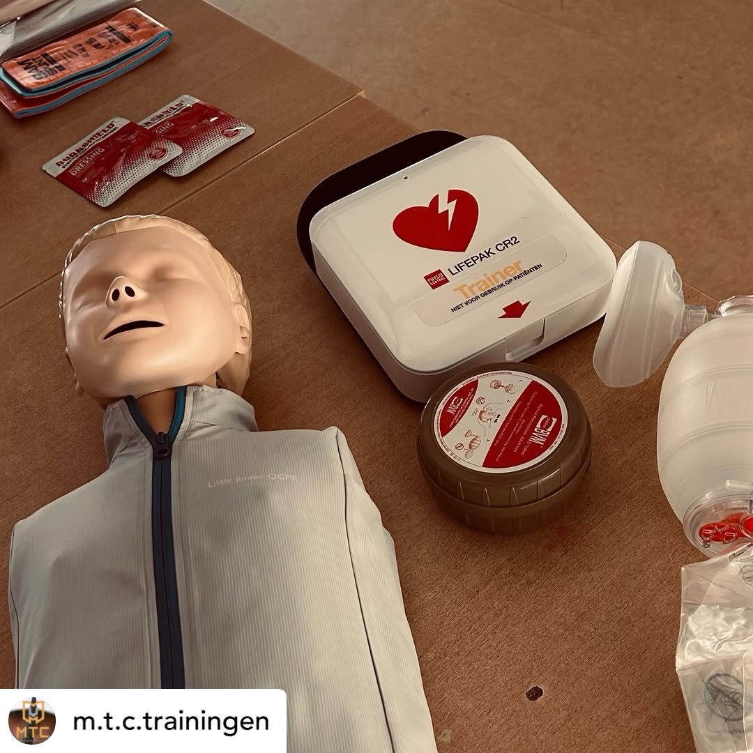 🚨 Emergencies can happen anywhere—and often before professional responders arrive.
Across workplaces, schools, public venues, and community organizations, there is a growing recognition that more people need practical CPR and emergency response training. In critical situations, the first few minutes can make all the difference.
That’s why training providers such as M.T.C. Trainingen & Consultancy (@m.t.c.trainingen) equip their students with tools that are practical, reliable, and ready when needed.
For ventilation training and emergency preparedness, they chose the Pocket BVM - the most compact Bag Valve Mask on the market.
✅ Fits easily into a backpack, first aid kit, or emergency bag
✅ Protective hard case keeps the device clean and secure
✅ Lightweight and highly portable
✅ Professional-quality ventilation device, ready when seconds matter
Because emergency equipment only helps if it’s available when you need it. The Pocket BVM makes it easier than ever for trained responders to carry effective airway management equipment wherever they go.
Thank you to M.T.C. Trainingen & Consultancy for helping build a more prepared and capable community.
#MicroBVM #PocketBVM #CPRTraining #FirstAidTraining #emergencypreparedness