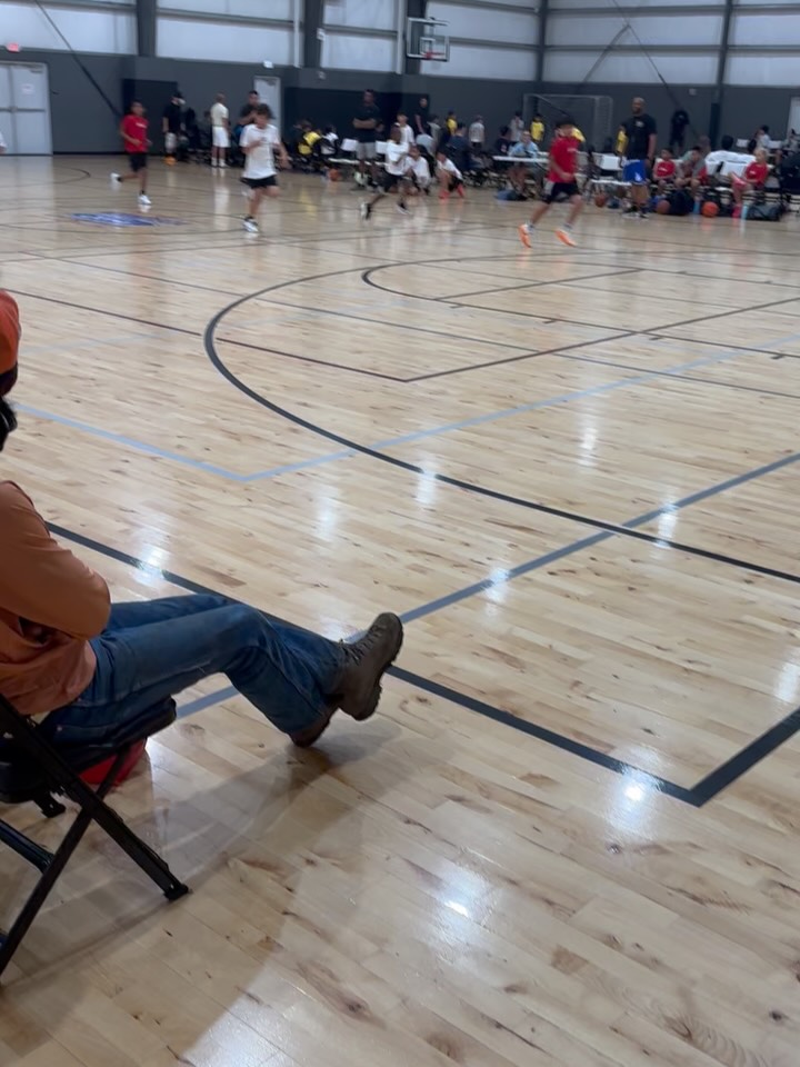 Tuesday Nights @courtsidesportsmanteca are becoming must see events!!! 2 overtime games and 2 other games within 6 points of each other 🤯🤯🤯 And our little hoopers are developing and growing every week 💪🏽💪🏽💪🏽 Future Stars in the YLB! Youth League Basketball 🏀 🏀🏀