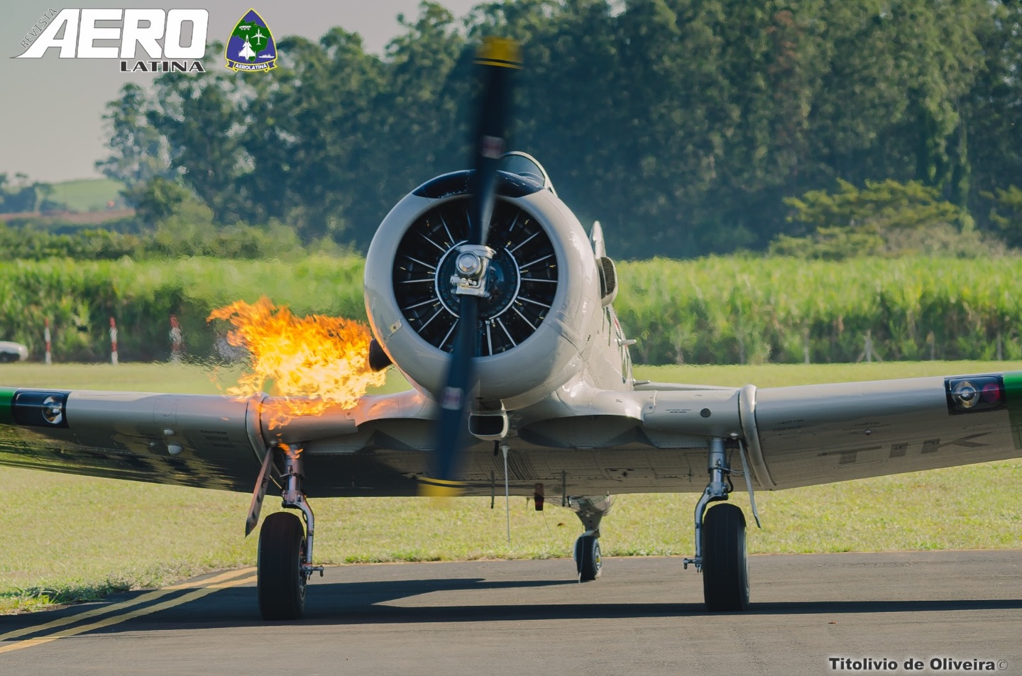North American T-6G do Bazaia Aerobatic Team, no AeroFest em Leme, com direito a um belo fogo no escapamento durante seu acionamento no evento. 🔥
#fire #aviation #aviationphotography #warbird #avgeek
