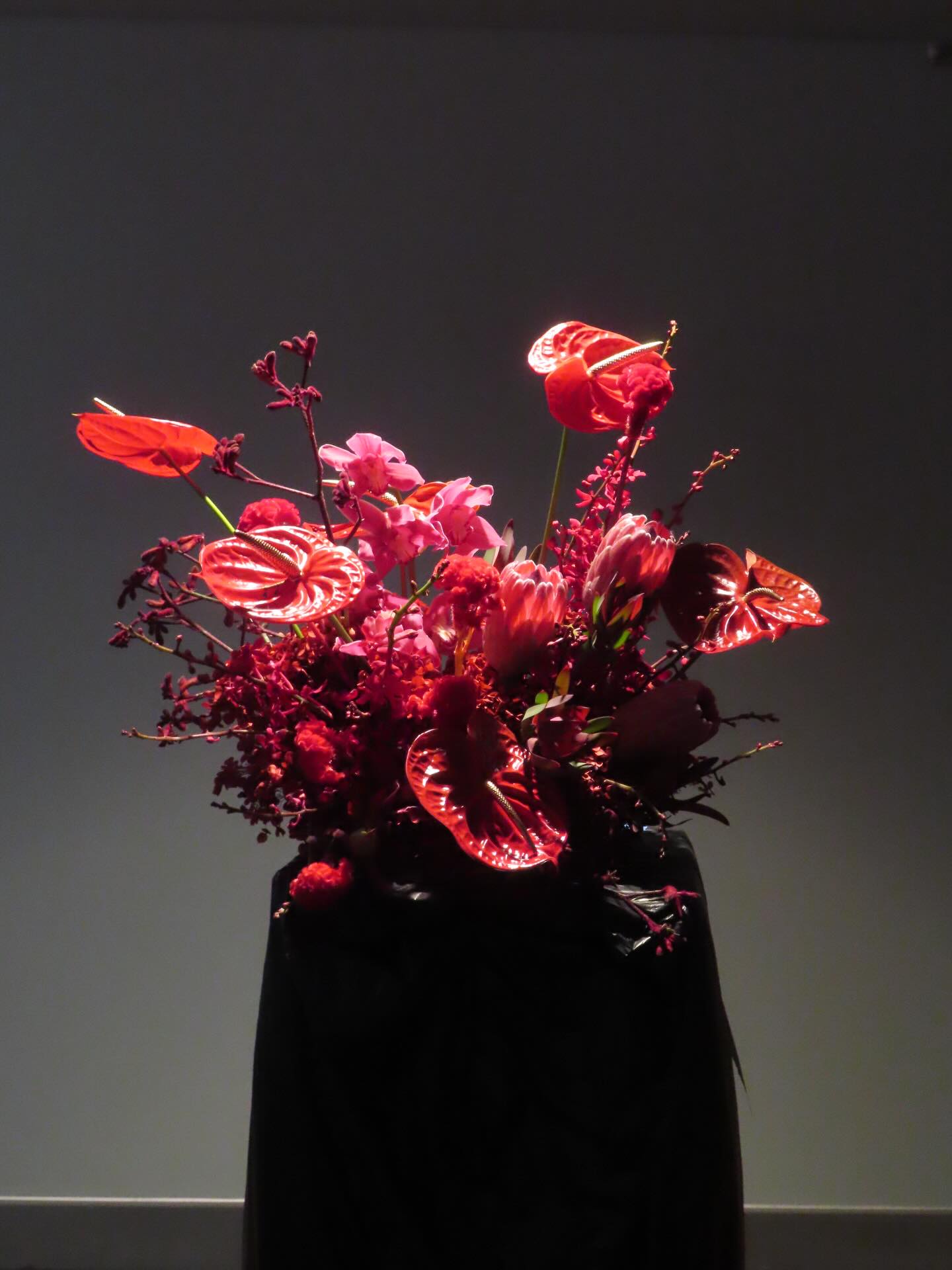 A little dump from our biggest event yet 🔥🌸🌺🌼
Wagyu Edge 26 was a full week worth of 5am starts and midnight bumps out.
Thank you so much for the team who helped make this event come to life.
From florals created at the studio to onsite installations by our best girls yet and our talented candle styling team we ended up having the most stress free bumps in and bump out yet!!!!
Special thanks to @yolandeburford for capturing these moments and special thanks to @zahra_nowlandbest @elyoraflora @societyblooms_florist @studiocooee @kym_creative @flossandflora.studio @elena_averkin @pocaandpollen @averkinalla for making this possible!!!