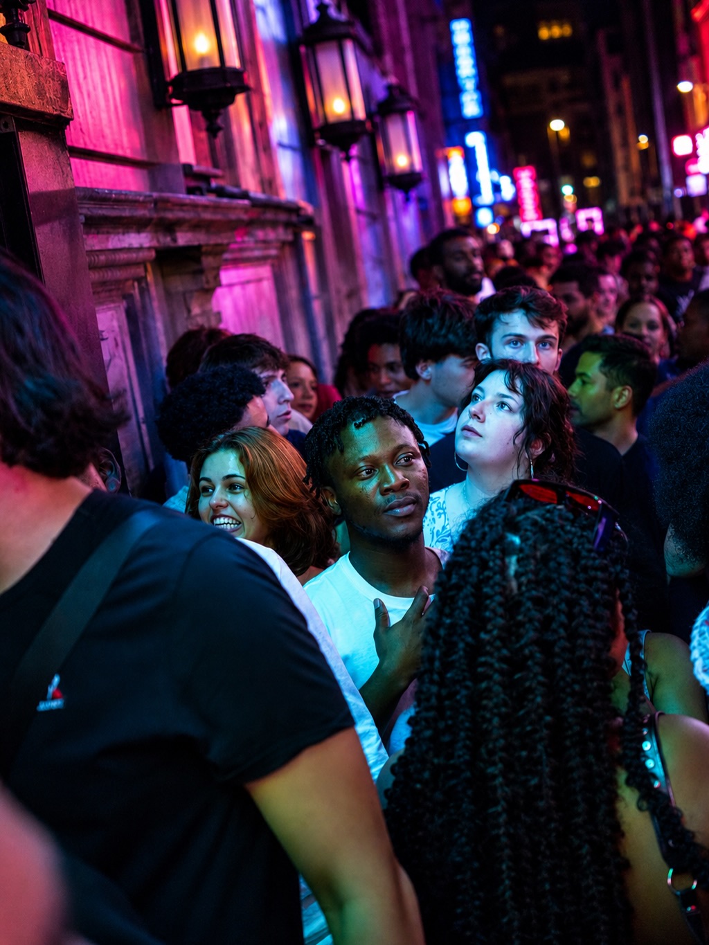 Quand la magie de la nuit …
Photos by @decybelle_studio . Soirée by @hustle_and_flow.exp
