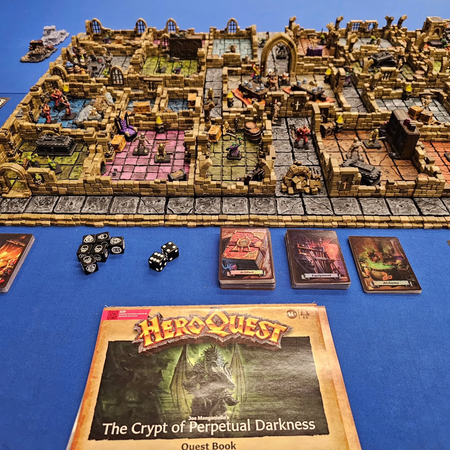 Impromptu hosting of our community member Tregg's absolutely stunning HeroQuest board in our room (B140) at Origins. Come check it out!
#heroquest #origins #miniatures #flgs