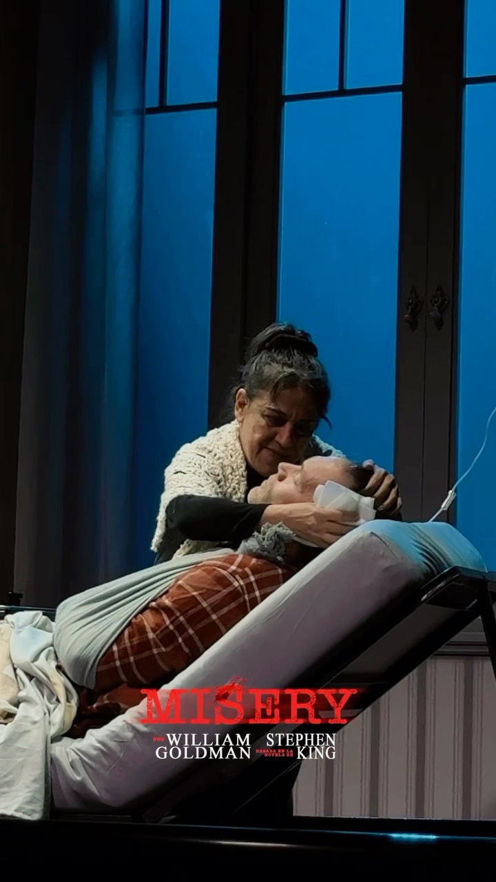 🎭 GRAN NOCHE DE ESTRENO de @MISERY.LAOBRA
El thriller de Stephen King: un escritor queda prisionero de su “fan número uno” y vive una pesadilla de encierro y manipulación. Tensión pura de principio a fin.
Elenco de lujo @julitacalvok @juangilnavarro con la dirección de @manuelgonzalez.gil
👉 FUNCIONES DE JUEVES A DOMINGO
🎫 ENTRADAS YA A LA VENTA en @plateanet y en la boletería del teatro