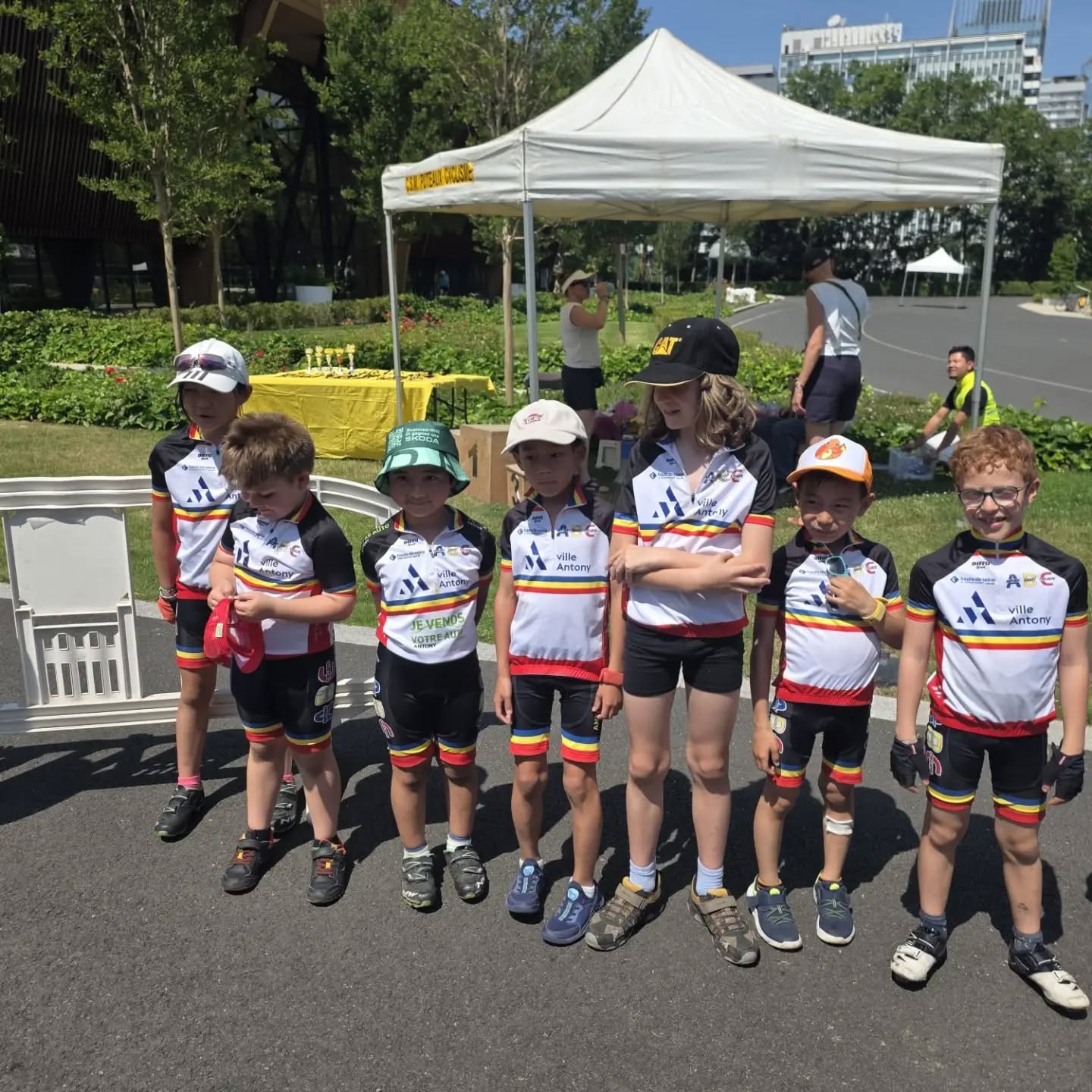 #ABCedv 🟦🟨🟥
Les Aiglons 92 🟦⬜️ se déroulait ce matin à Puteaux 🥵.
2 épreuves au programme 🚲
- Jeux d'agilité
- Vitesse
De nombreux podiums 🏅🥈🥉 sont venus récompenser nos jeunes coureurs et coureuses.