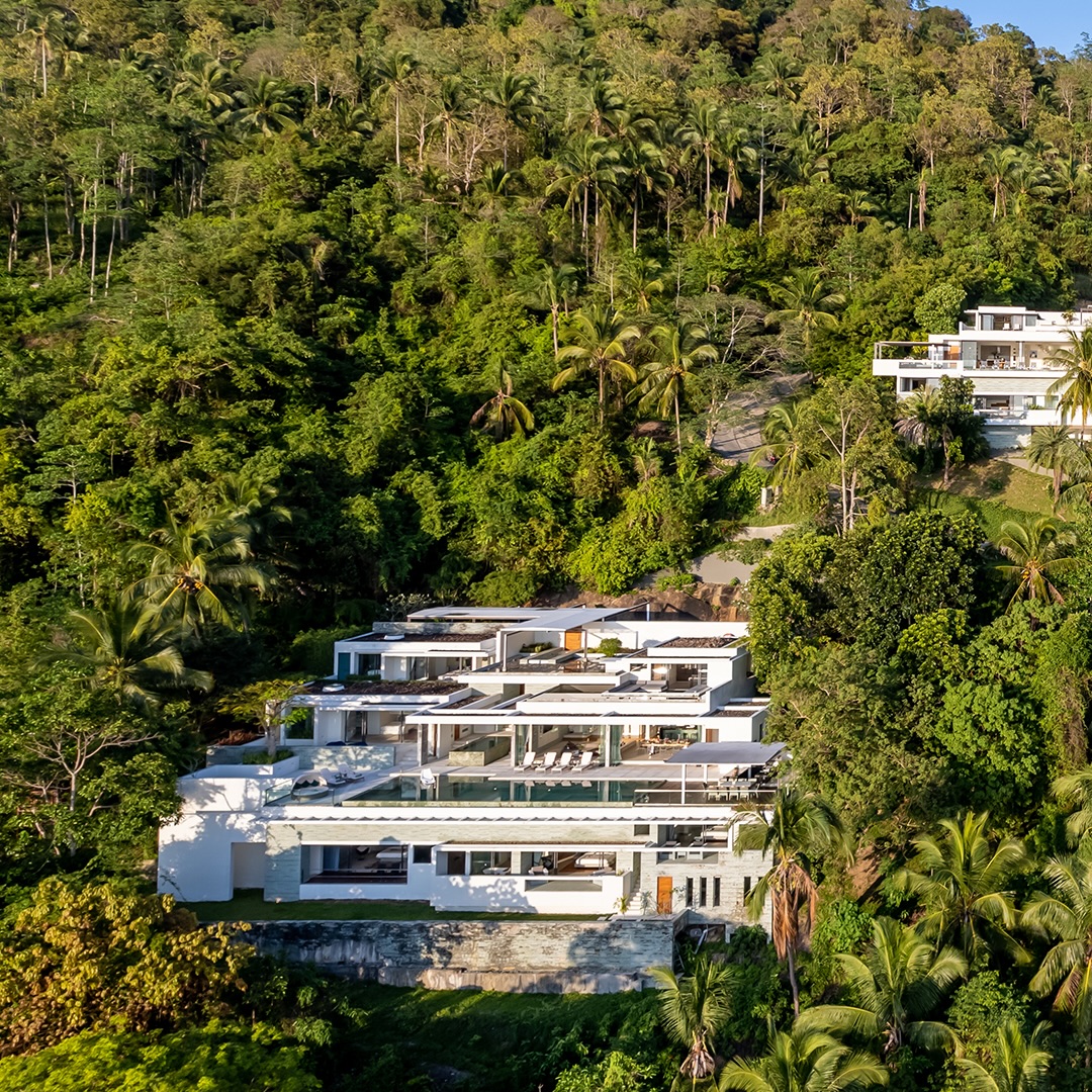 An entire estate, all to yourself.
Whether it’s a big family reunion or a celebration with friends, there’s nowhere quite like Lime Samui ✨
#KohSamui #Thailand #Estate #SamuiVillas #ThailandTrip