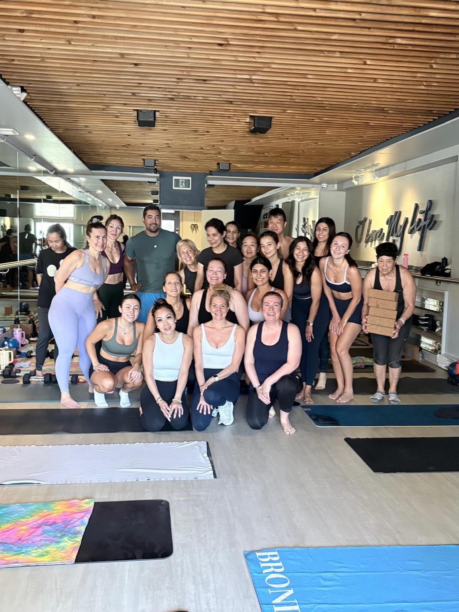 Our last Friday with our girl Chelsea before her next venture! Don’t worry though Kensington, you can still see her smiling face on Mondays 🥰🤍