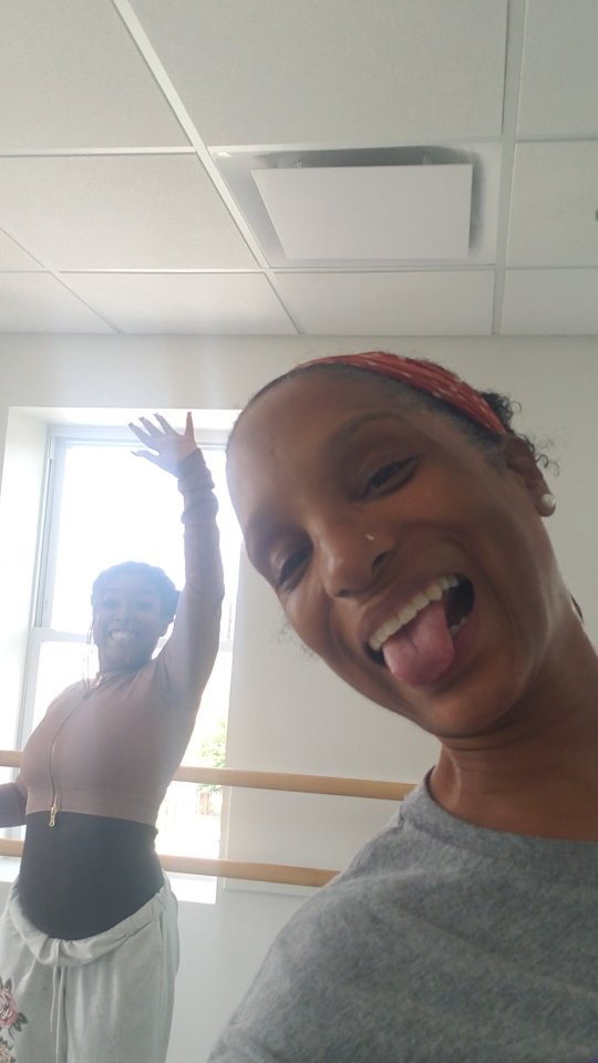 Summertime!!
Looking for a summer dance camp? Dance Happens is it!
Click the link in our bio...
We do not own the rights to this music
#makingdancehappen
#makegroovehappen @dancehappens & Spread the LOVE π
#DHI4L
#DanceHappensReach
#baltimore