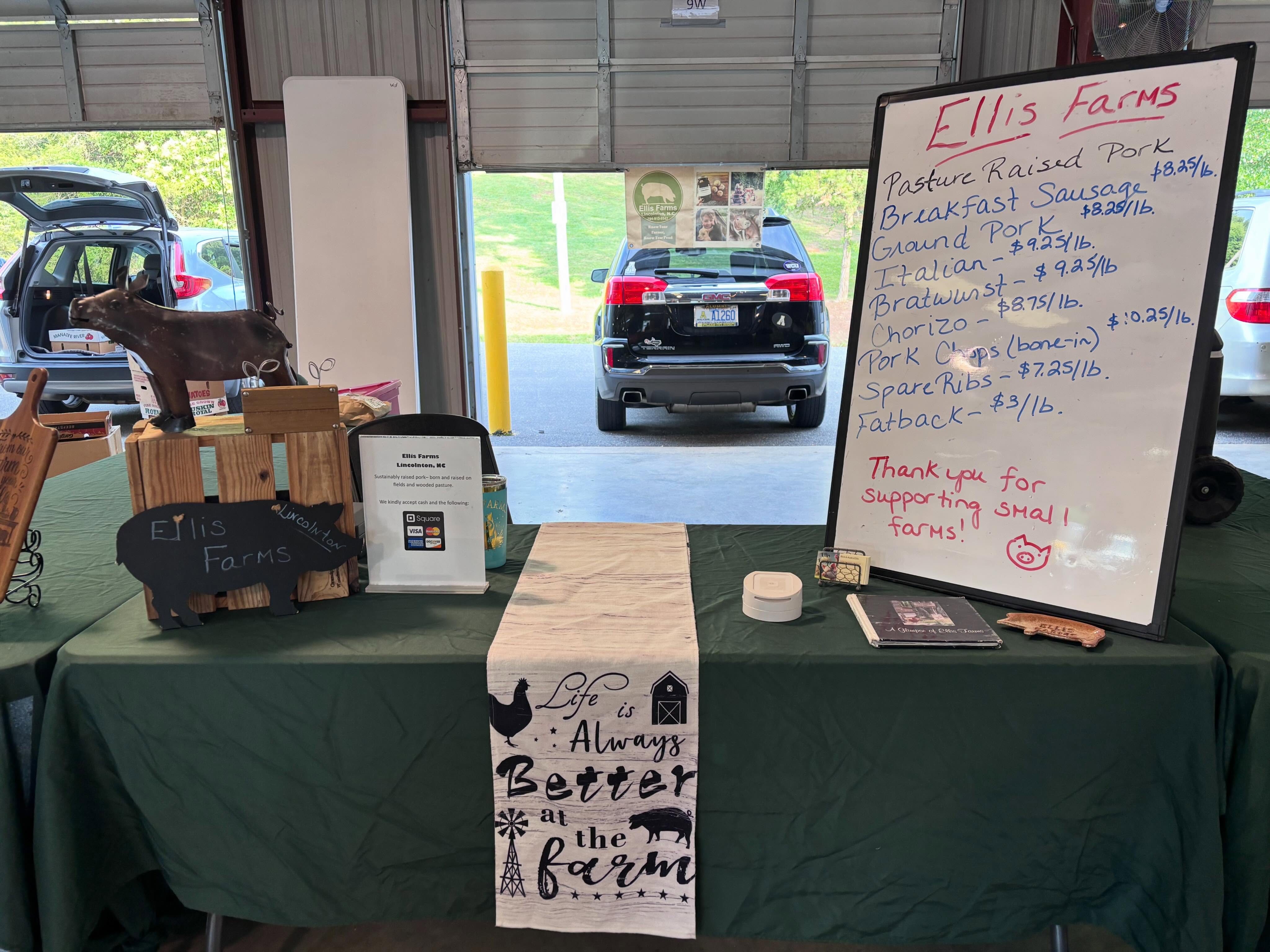 It’s market day! Come find us at the Gastonia Farmers Market on Long Avenue until 12pm. Stock up! Grab your favs! 🐖 #pastureraisedpork #ncfarms #knowyourfarmer