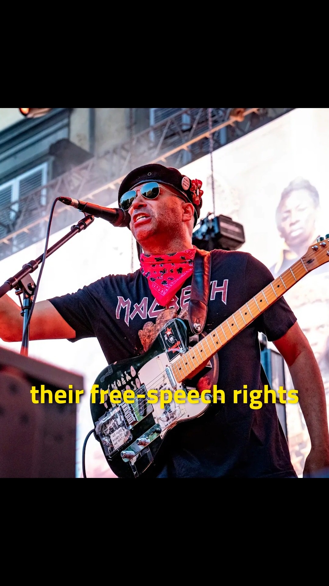 Tom Morello says people don’t really want politics removed from music—they just want opposing politics removed. Do you agree?
Rage Against the Machine guitarist Tom Morello has responded to the argument that musicians should avoid discussing politics.
During a recent interview, Morello said he believes many people only object to political musicians when they disagree with the artist’s message. He also argued that musicians should not be expected to surrender their freedom of expression simply because of their occupation.
Morello has faced similar criticism throughout his career. In a widely shared earlier exchange, one online critic dismissed him as another musician pretending to be a political expert. Morello responded by noting that he graduated from Harvard with honors after studying political science.
Morello’s political activism has remained a central part of his work with Rage Against the Machine and as a solo artist.
💬 Do people truly want musicians to avoid politics—or only the musicians they disagree with?