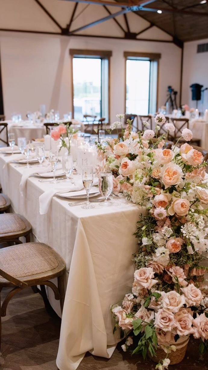 Proof that the mockup wasn’t just pretty on paper. ✨
From concept to candles, florals, and the full feeling.
This is why design matters and this one, will live in our heads rent free for many years to come.
@mirandajeanphoto
@blushingfields
@renaultwineryresort
@partyrentalltd