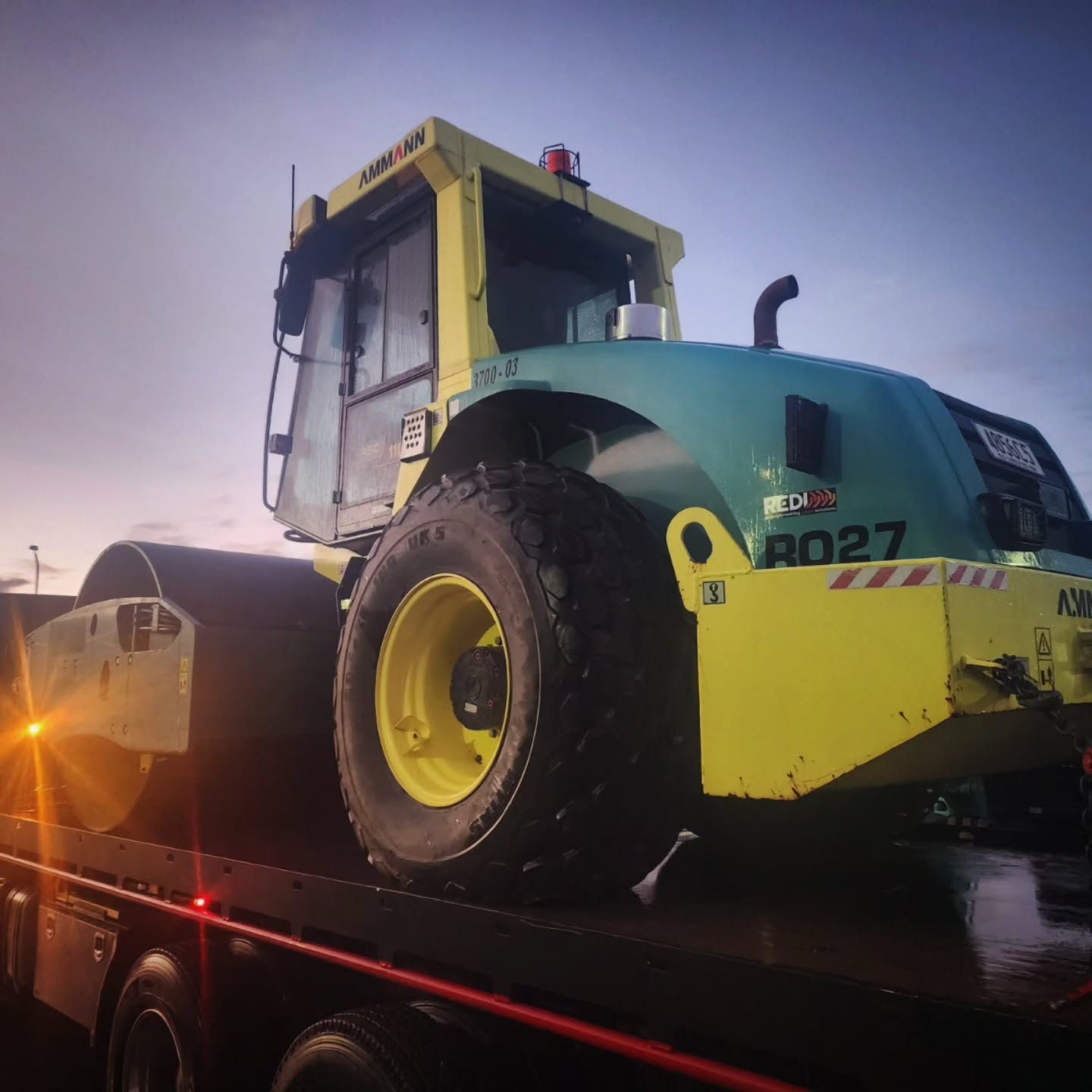 Rolling into the weekend...
#tfifriday #DryHire #QualityDryHire #QueenslandHire