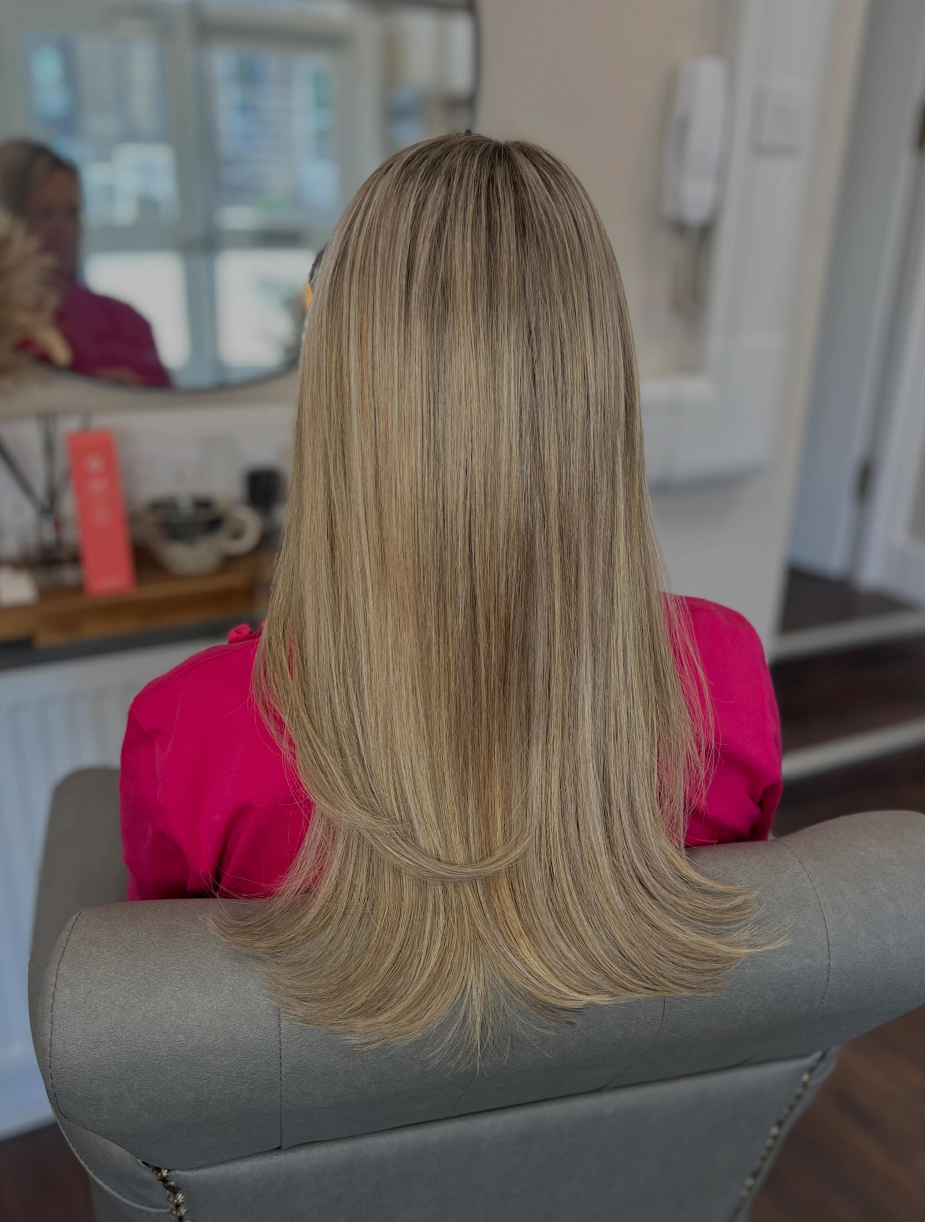 S H A D E 8/613 9/613
#remicachet #superstylist #awardwinningsalon