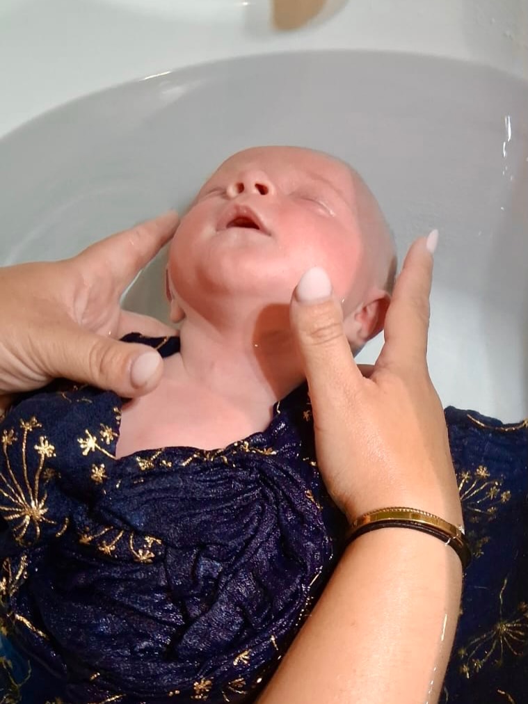 Hors du temps…
Mathilde Gauthier, infirmière pédiatrique 🧸
Accompagnement périnatal
📍À votre domicile, Haute-Savoie
www.monpremierbattement.com
————————————————————————————
#therapeutiquebainbebe #baindesonia #thalassobainbebe #hautesavoie #maternite