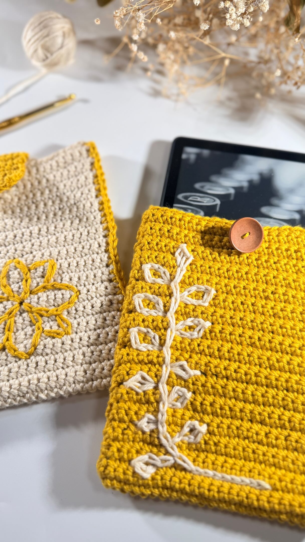 Two skeins of Comfy yarn from WeCrochet and one simple Kindle sleeve idea.
Somewhere along the way, I realized I could make two different designs with the same two skeins. 🤍
🌸 Flower
🌿 Leaf
The pattern includes:
✨ 2 designs
✨ 2 seaming options
✨ 2 closure options
Which one would you choose?
Comment KINDLE and I’ll send you the links.
Comfy has quickly become one of my favourite yarns to work with. Soft, easy to crochet with, and true to its name. 🤍 Thanks @wecrochetofficial
#crochetsleeve #kindlesleeve #crochetpattern #crochetinspiration #wecrochet