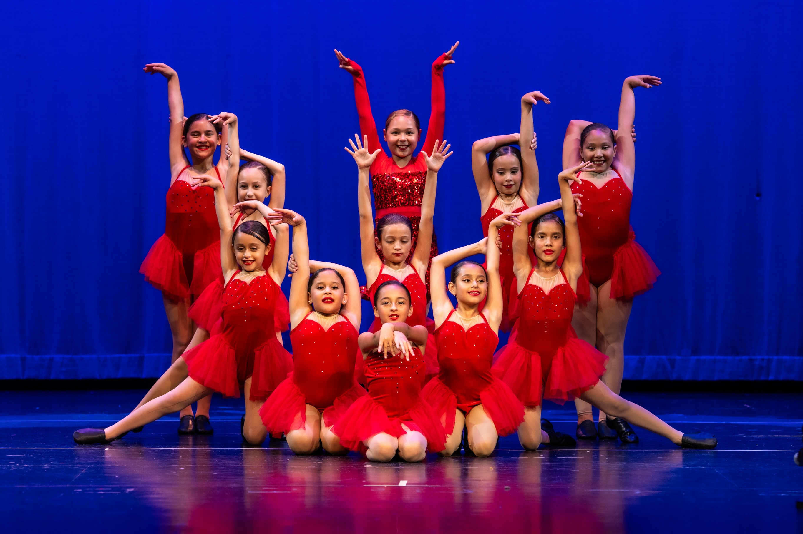 ✨ Your dancer’s recital memories are ready! ✨
From the spotlight moments to the smiles on stage, relive this year’s performance with professional photos you’ll treasure for years to come.
📸 Recital photos are now available for purchase.
Send us a message for gallery access and ordering information!
#HozannaBallet #DanceRecital #DancePhotography #RecitalPhotos #DanceMemories BalletPhotography