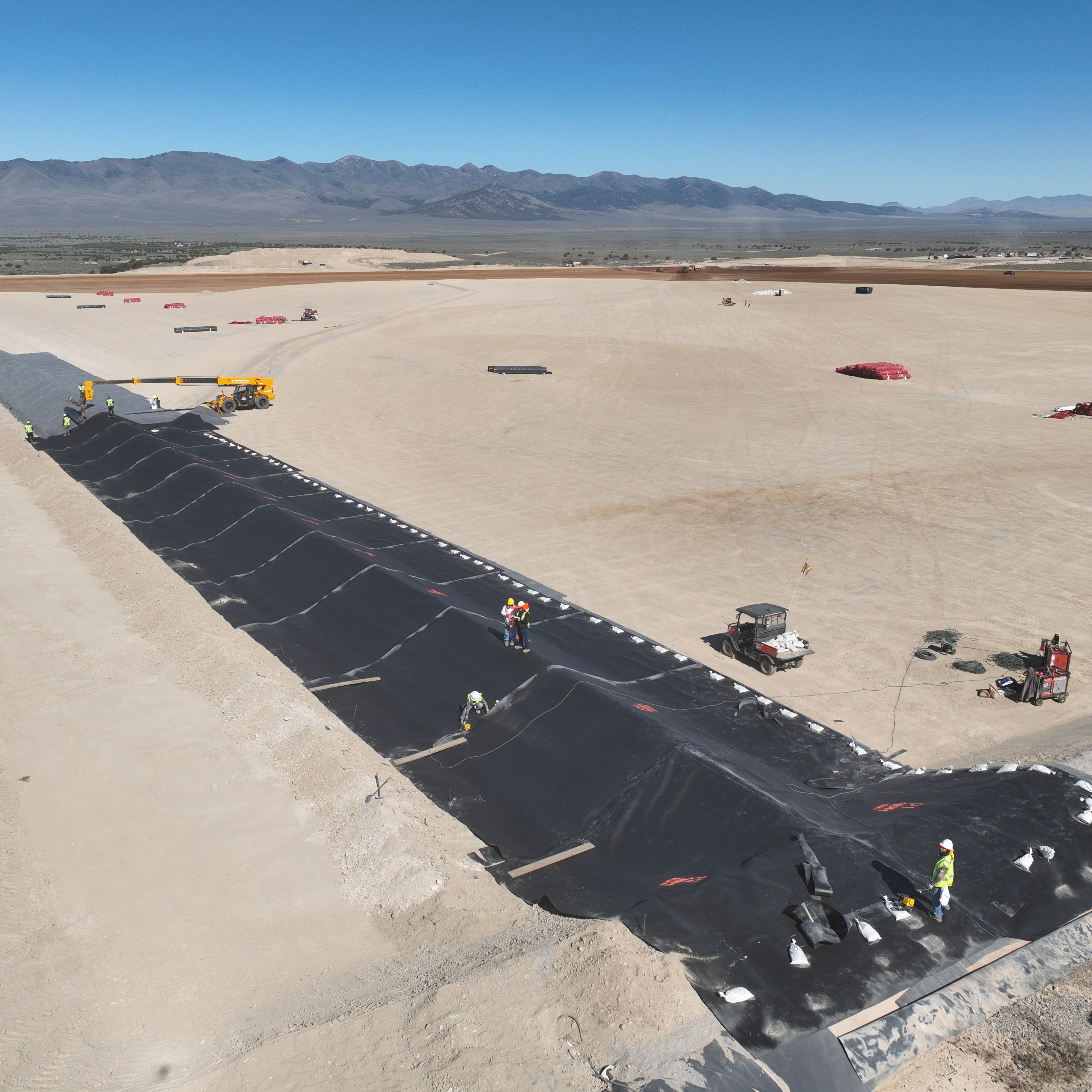 The first liner placement is underway on our second leach pad project of the year. Great work by our crews for keeping this project moving safely, efficiently, and with the quality we're known for.
#HighMarkConstruction #LeachPad #Hiring #HeavyCivilConstruction #BuildingTheFuture