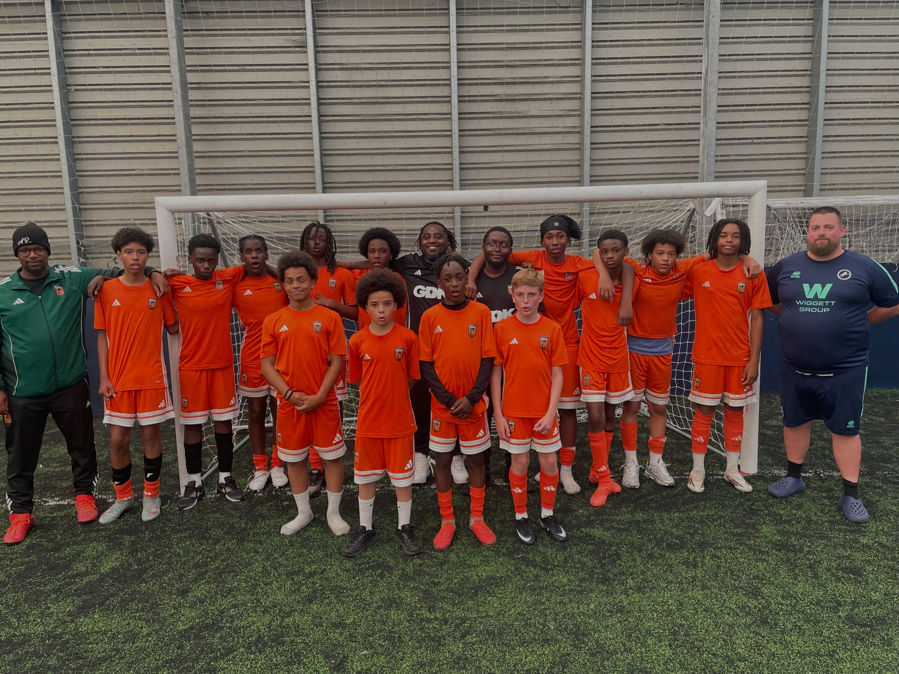 🚨 Development Fixture 🚨
SE SONS FD V MILLWALL
Our young Dons went down to Millwall to play against their development squad. The boys came to play and Dominate!
Well done to the boys showcasing their hard work and talents.
Thanks to @mb_football_coach for inviting us down.
#dontcompetedominate #anything