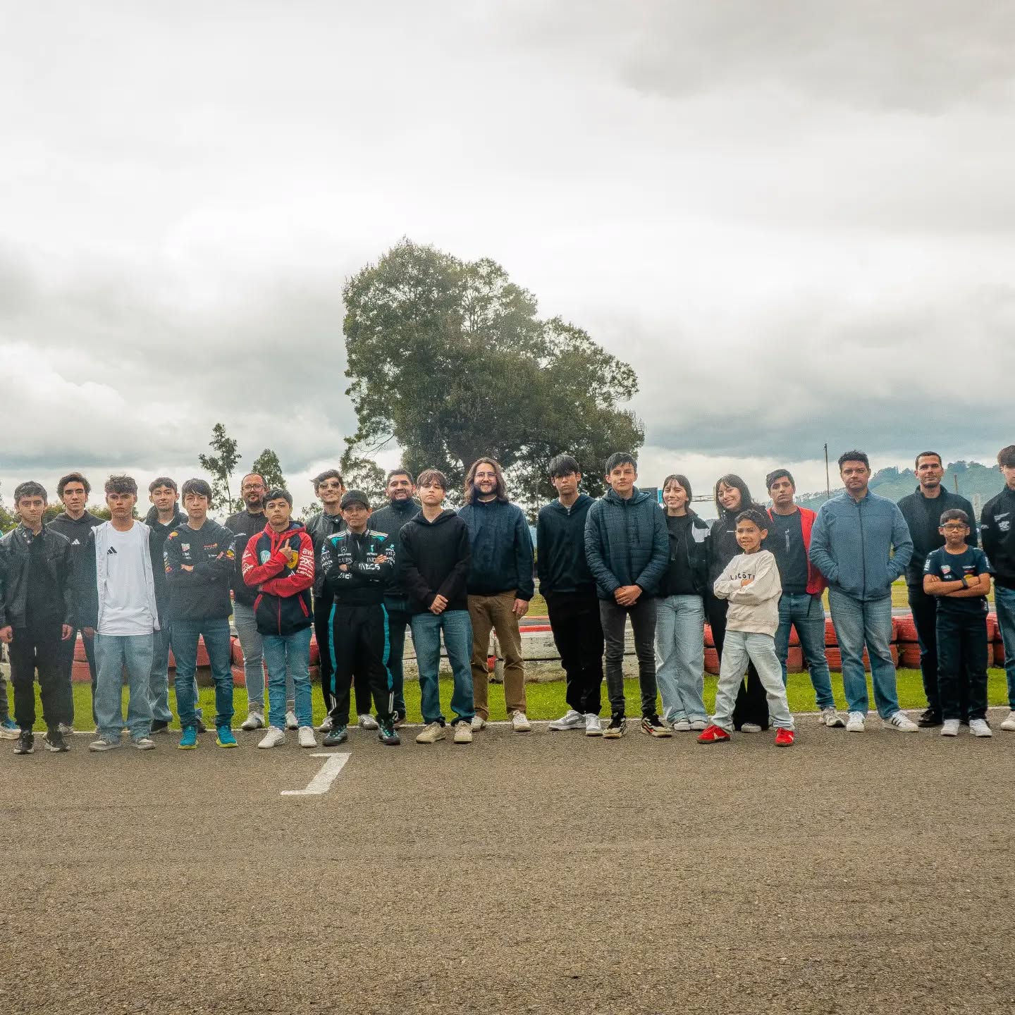 Nuestro #tbt de hoy está dedicado a todos los pilotos del Curso Básico y Baby Max que lo dieron todo el fin de semana pasado 🌟.
Si te quedaste con las ganas, ¡ésta es tu señal! Tenemos dos fechas programas en Julio para que no te quedes por fuera 🏎.
Haz clic en el enlace del perfil y separa tu cupo 🎯.