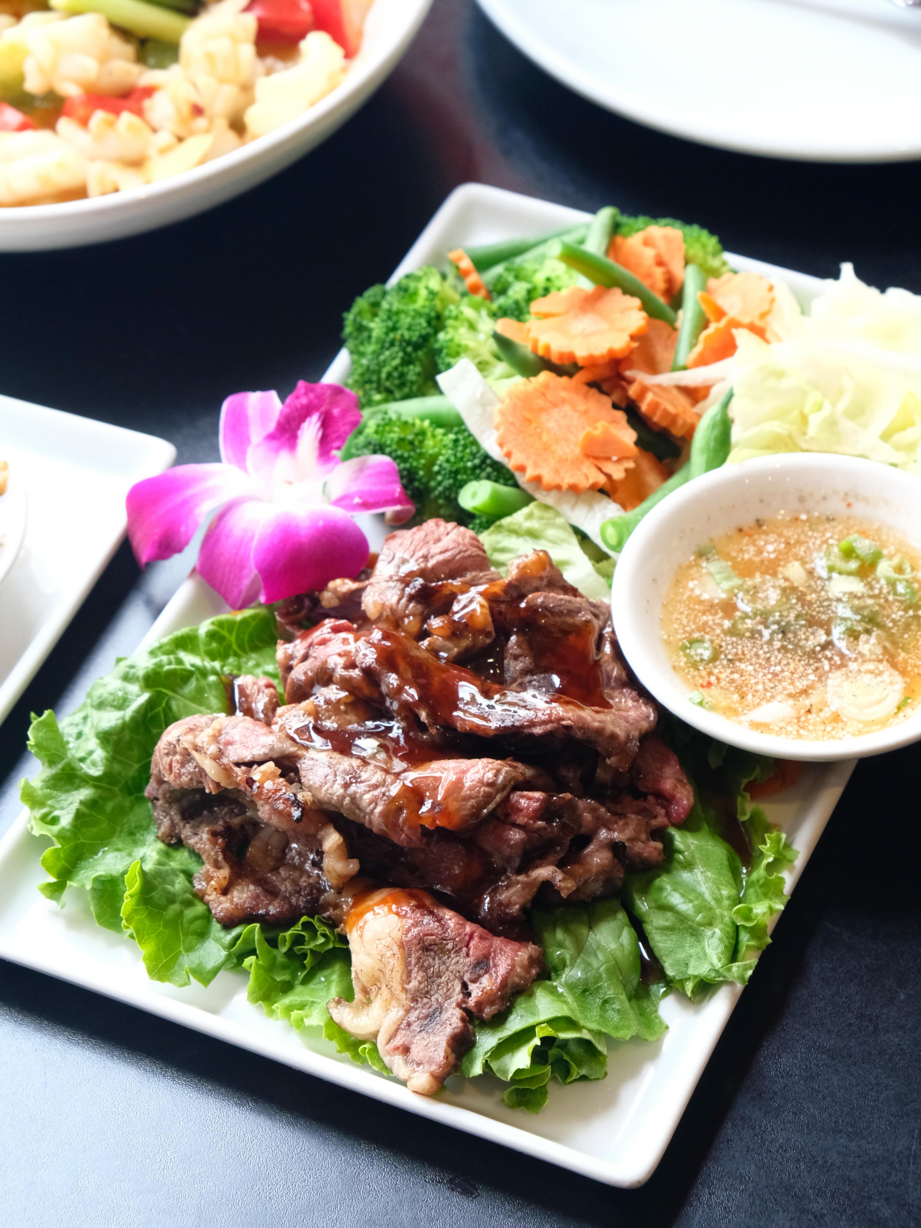 Charred beef, fiery Thai spices, and a heat that creeps up and never lets go...one bite is never enough. 🥩🔥🤤
Amphawa Thai Noodle House
📍5020 Geary Blvd., San Francisco, CA 94118
☎️Tel: (415) 221-2824
⏰Open Daily 12:00pm-10:00pm
🎉Get 5% off all Takeout/Delivery orders when you place an order directly from our website www.amphawathai.com🎉
We also deliver @DoorDash @UberEats 🥡🚗
#amphawathai #thaifood #cryingtiger #grilledbeef #beeflover