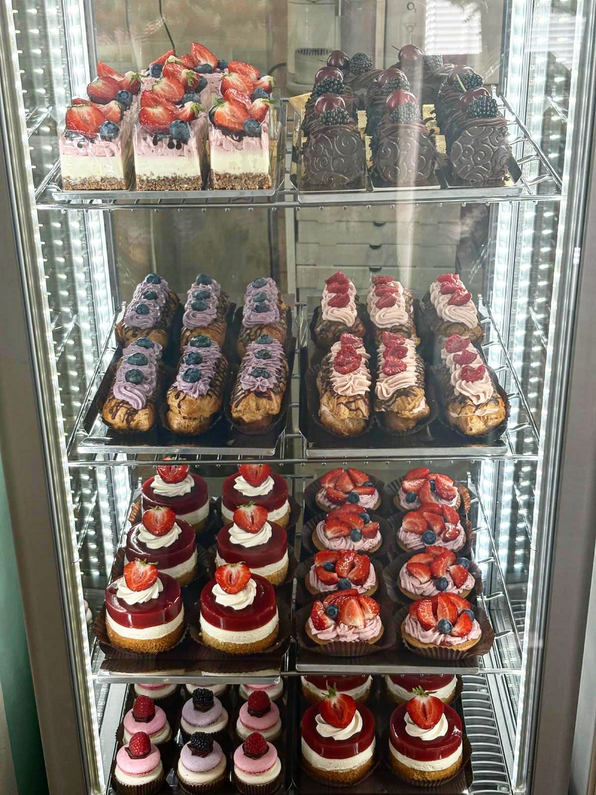 Letní dezerty, makronky, pusinky, perníky, čajové pečivo #summerdesserts #macarons #dezerty #sladkepohladi