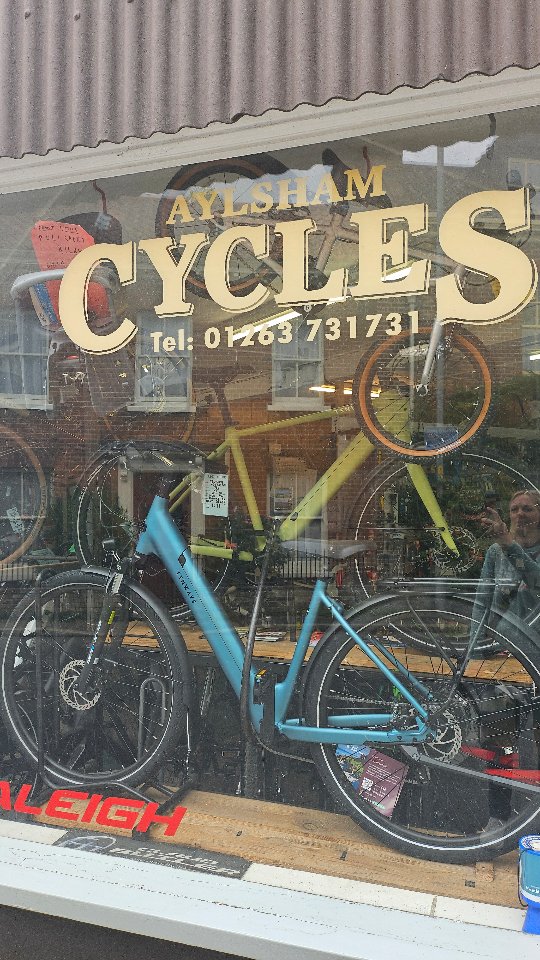 Aylsham has the BEST local businesses. Meet another of our customers, Aylsham cycle centre!
The wifi was not reliable, when taking card payments, including poor signal when speaking to their customers.
We work with our customers to find out what your business needs to keep you connected everyday!!
www.norfolkcomms.com for more information and how to contact us.
#norfolkcomms #aylsham #aylshamcyclecentre #localbusiness #norfolkuk
