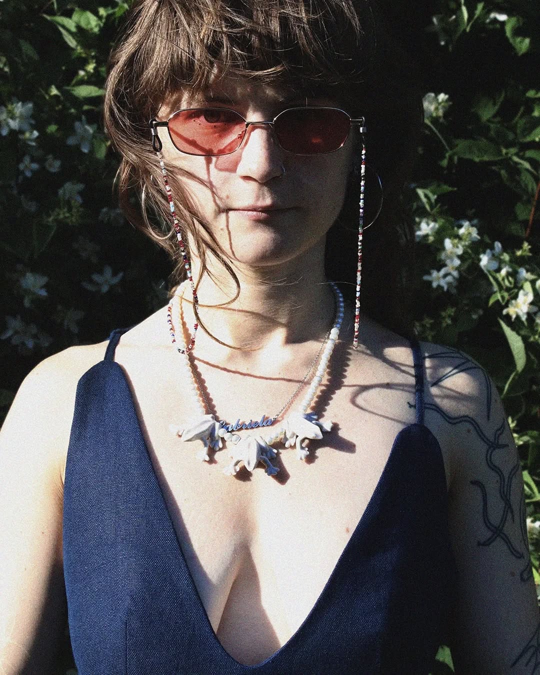 Summer intermezzo with @gabruelka and our new ready-to-wear blouse in heavy-weight dark blue linen.💎
📷 @klarazidkovaa
#newblouse #heavylinen #summerintermezzo #readyforyou #klarazidkova