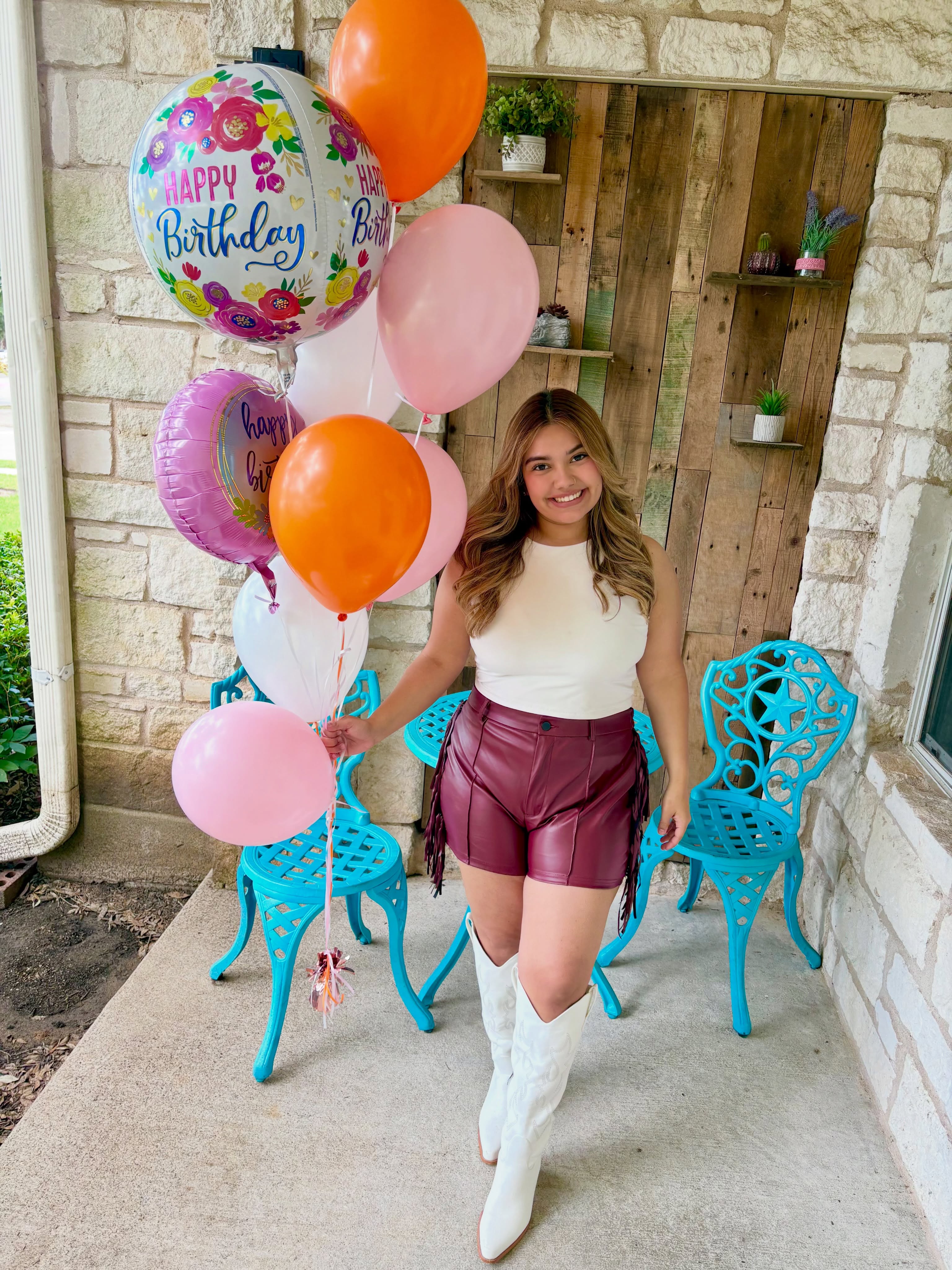Happy Birthday, Vanessa! Wishing you an incredible day bursting with love, joy, and happiness. Your Stylin team loves you so much! 😘🩷🎉