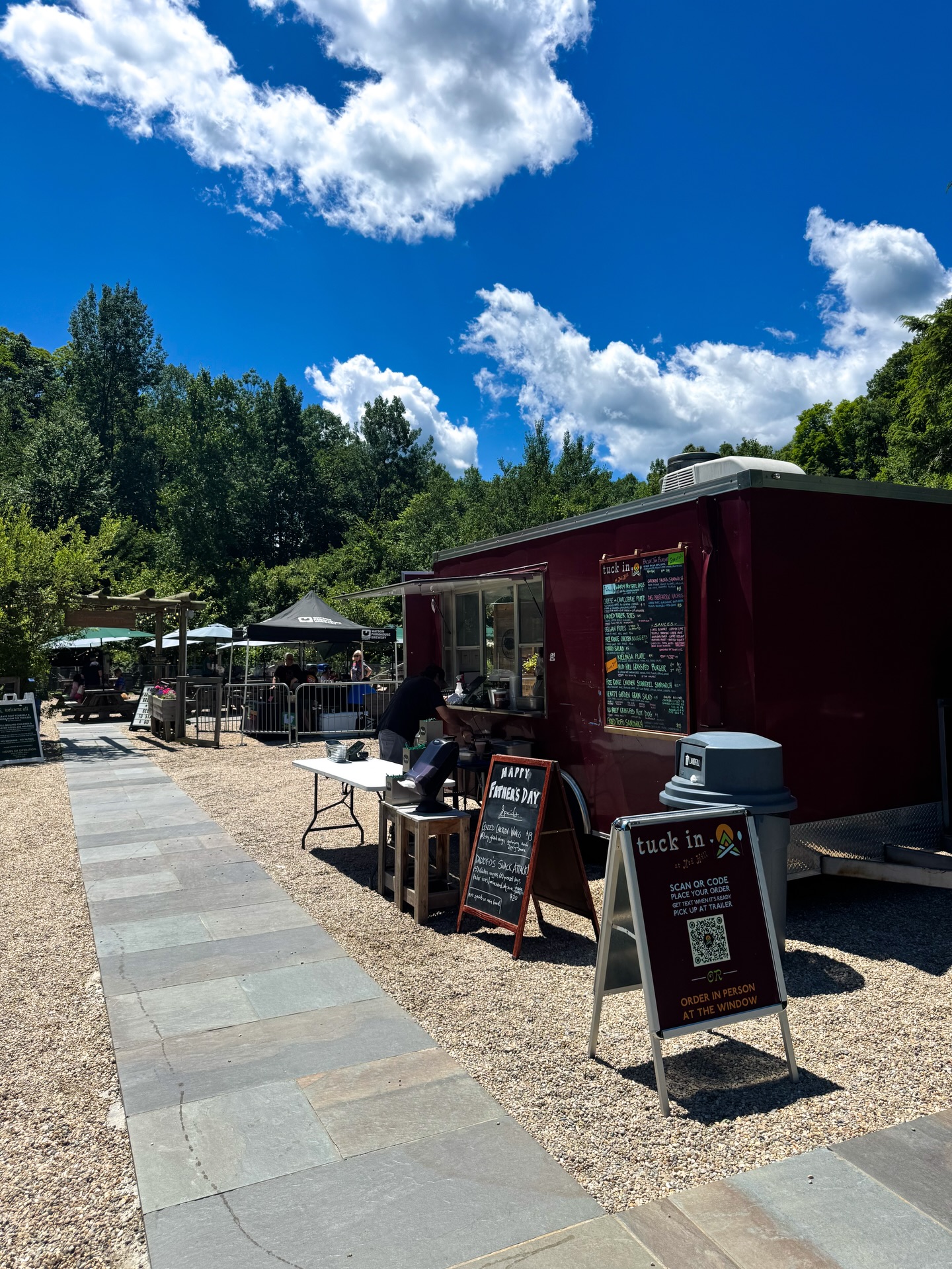 Happy Father’s Day from Nod Hill! See you all soon- we are ready & excited for a busy day in the Biergarten🍺 Open 12-7pm. Cheers!
Today we are collaborating with @tempogolfcompany , @mainelyseafood.fresh , @w.f.brewery , & @projectxbaking - and with Grateful Dead tribute band @tasbband - to bring you the best Father’s Day vibes!