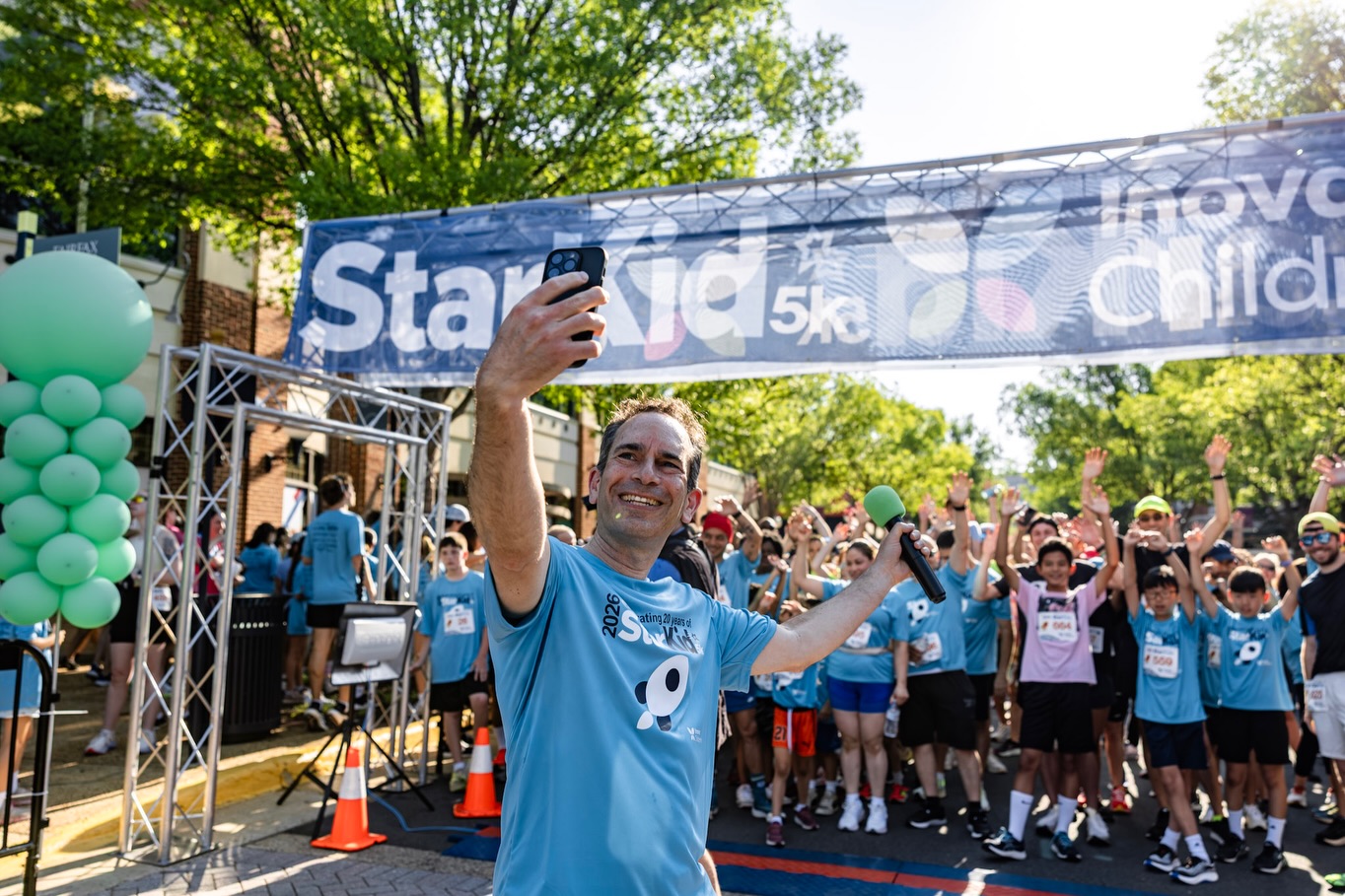 One of my favorite parts of the @starkid5k is connecting with the kids and families. Their resilience, positivity, and smiles leave a lasting impression, and every one of them has a story worth celebrating.
This year marked the 20th anniversary of the event, raising more than $100,000 to support patients and families at @inovachildrens. The stars were aligned!
📸 @bcollica_