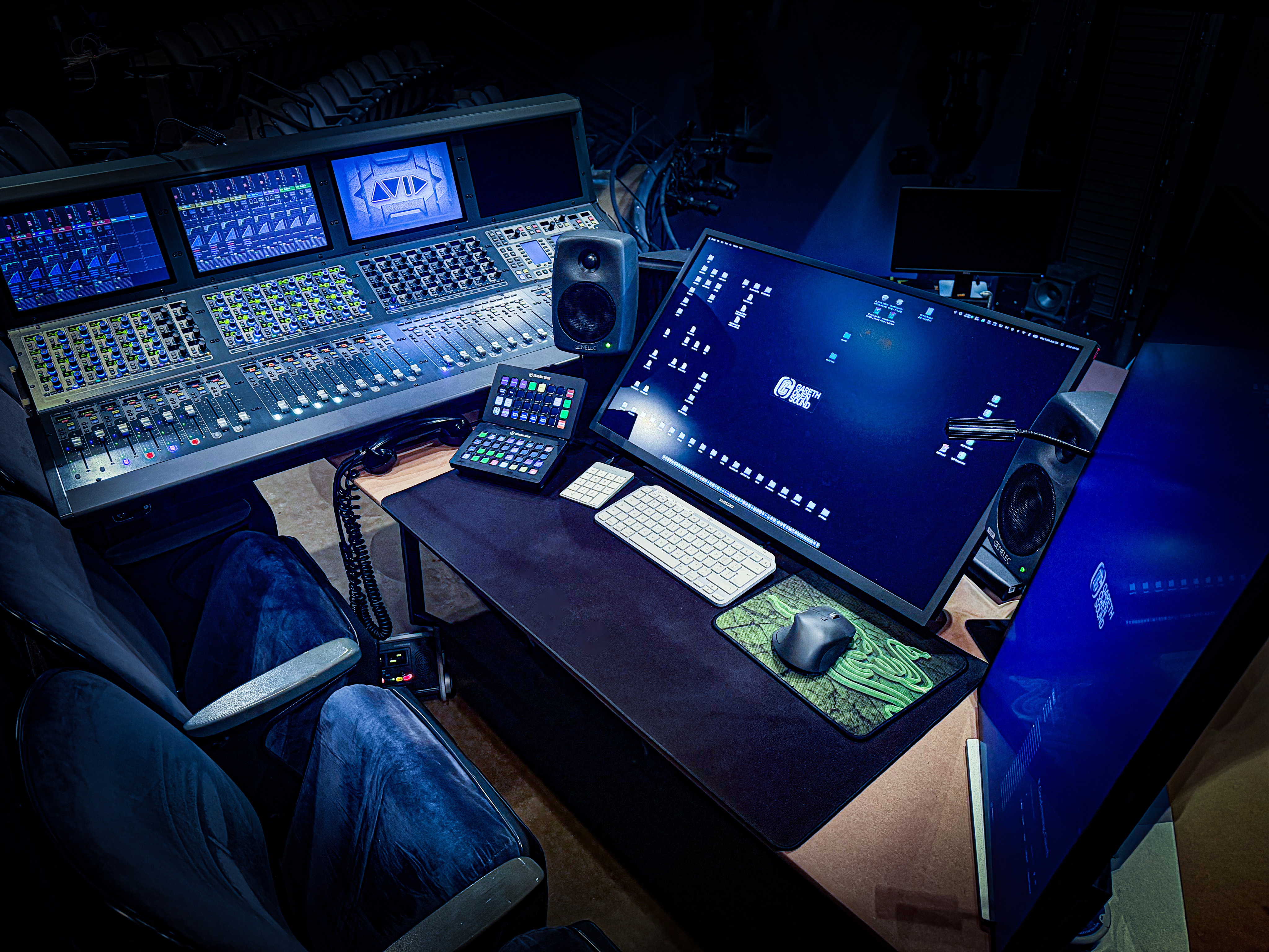Once I got in to this seat at my production desk there was no getting out again. Crazy Sexy Cool tryout with TLC in Washington DC.
@tlc @officialtlc @arenastage @avid.livesound @dbaudiotechnik_gmbh @shure @dpa_microphones @fourieraudio @showcontrolltd @allenandheath @prg.north.america @McDSP @clearcom #theatre #theater #soundengineer #livesound