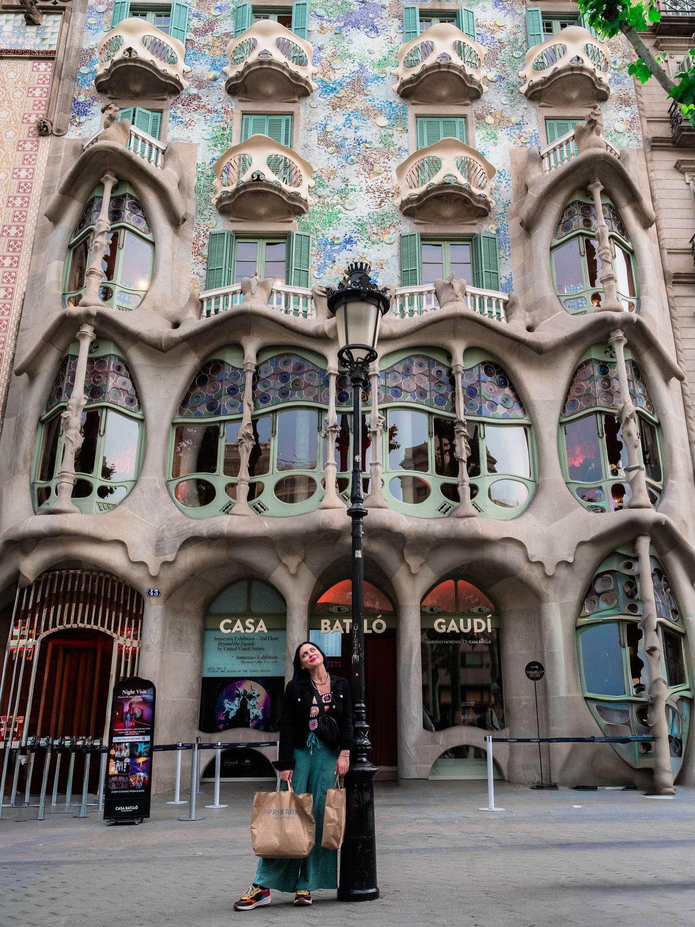 When your bestie is not only your personal tour guide but also your personal photographer. ✨ Always the most special experiences with you boo. 🥹
If you find yourself around #Barcelona and want some photos taken, hit up my girl!
📸: @melissadenise / @melissadenisephotos