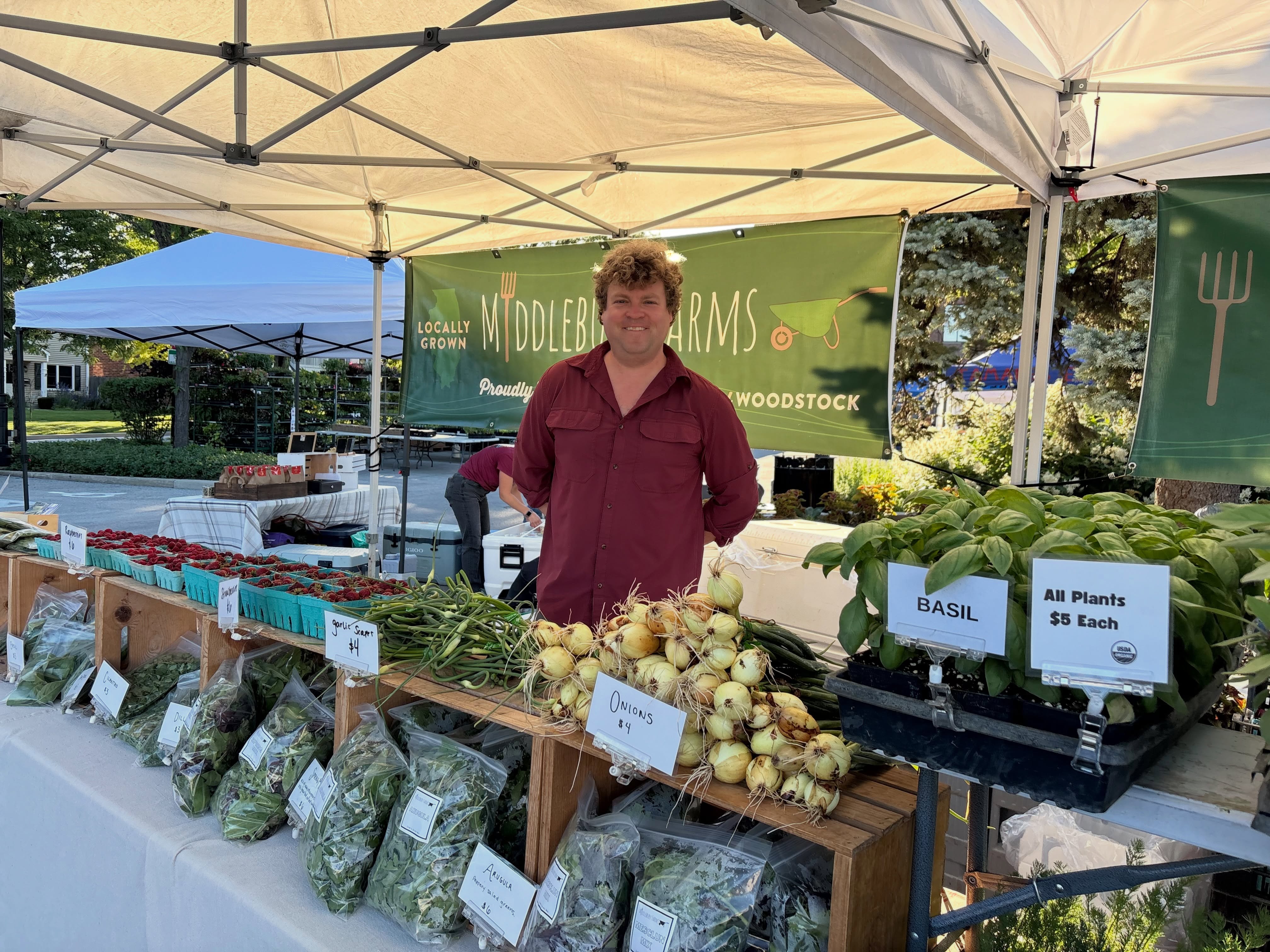 🌱 The weekend is for shopping the farmers markets.
Find us this weekend at:
📍 Saturday | Palatine Farmers Market
⏰ 7:00 AM – 1:00 PM
📍 Sunday | Farmers Market+ at the Dole, Crystal Lake
⏰ 10:00 AM – 2:00 PM
Come stock up on local, organic produce and say hello. We can’t wait to see you at the market!
#MiddleburyFarms #CertifiedOrganic #FarmersMarket #PalatineFarmersMarket #CrystalLake