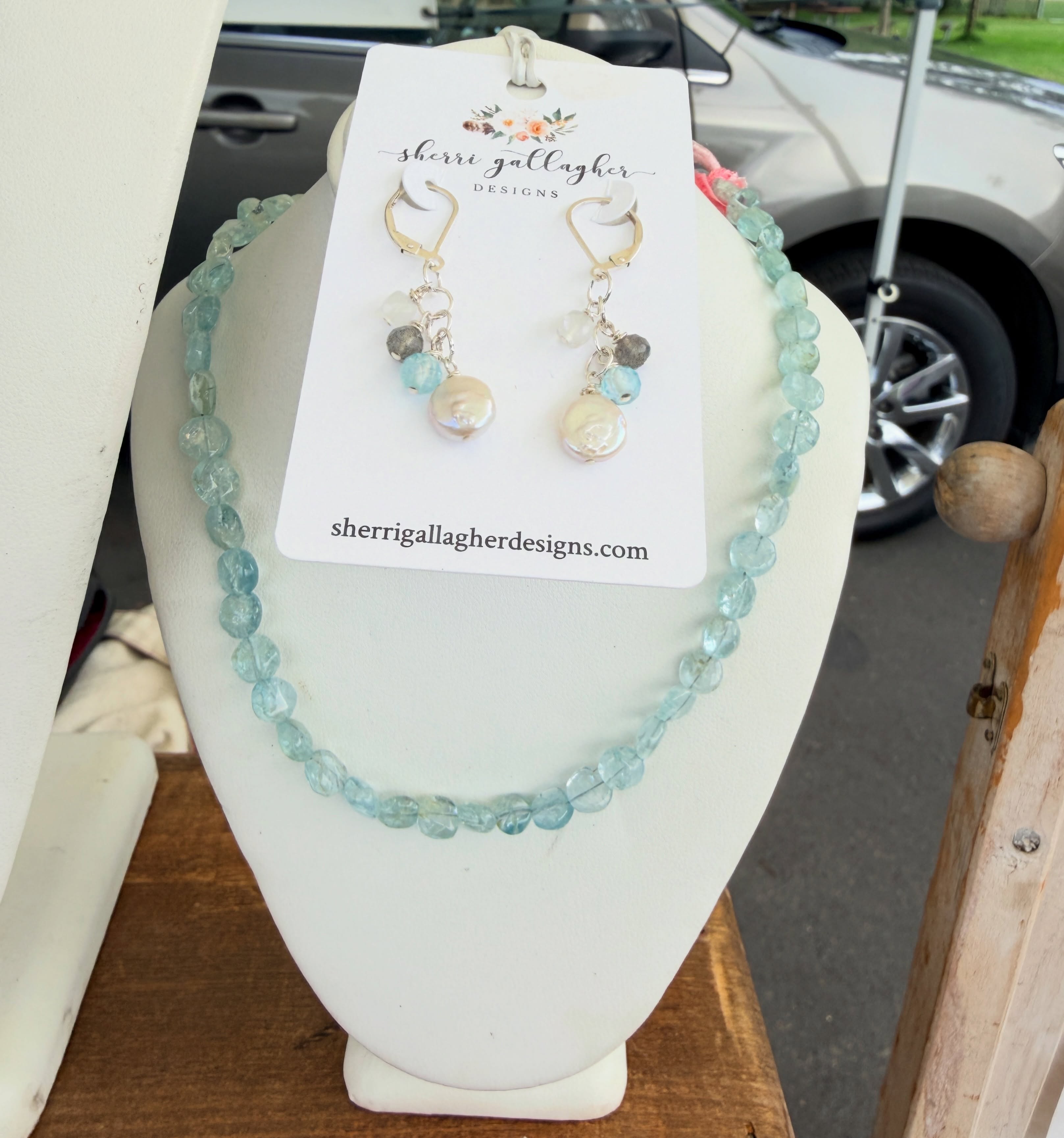 Good morning from the @st.helenafarmersmarket . We’re enjoying the crisp cool air and yummy breakfast.
I have a lovely selection of necklaces, bracelets and earrings for you to try.
Because you need a present!
#handmadejewely #winecountry #farmersmarket