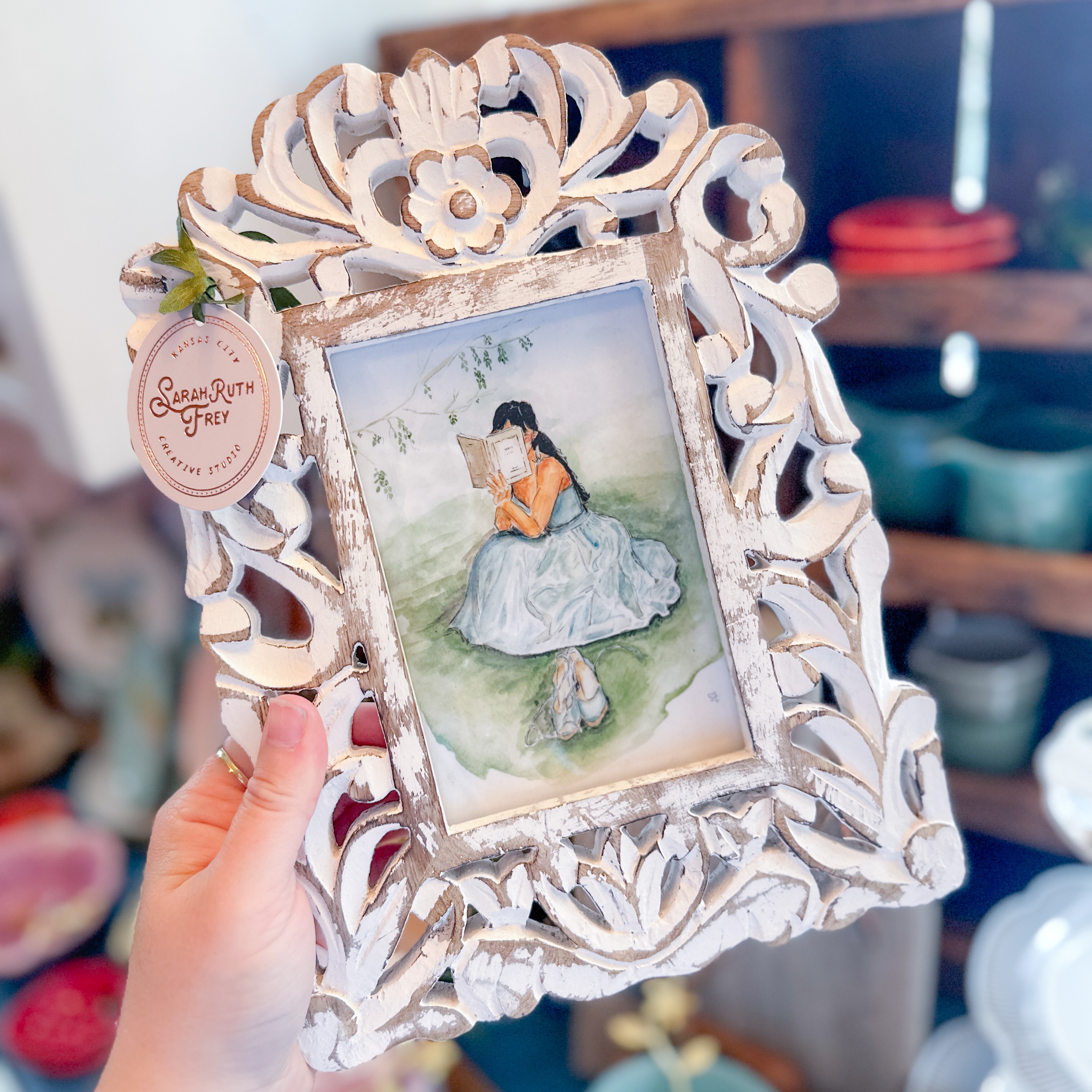 ✨SHOP SPOTLIGHT: Genevieve’s✨
Genevieve’s in Downtown Blue Springs holds a special place in my heart. Owner Sammy has become a dear friend and is such a sweet supporter of my work. In her charming boutique, you can find home goods, gifts, and women’s apparel. Here, I sell my art prints, frames, and watercolor supplies (freshly restocked!).
Ongoing construction on Main Street has made it challenging to rely on foot traffic for summer sales. Show DTBS some love and visit Miss Sammy! If you’re looking for a fun local outing, make a day of it! Grab a coffee from Scout Coffee, browse Genevieve’s, then wander down to Read & Rooted for books, plants, and a few more pieces of my artwork hanging on the walls. 😉
Genevieve’s Home ⤵️
📍 1404 W Main St | Blue Springs, MO
⏰ Wed-Fri 10-5:30, Sat 10-4, Sun 10-2 (closed Father’s Day)