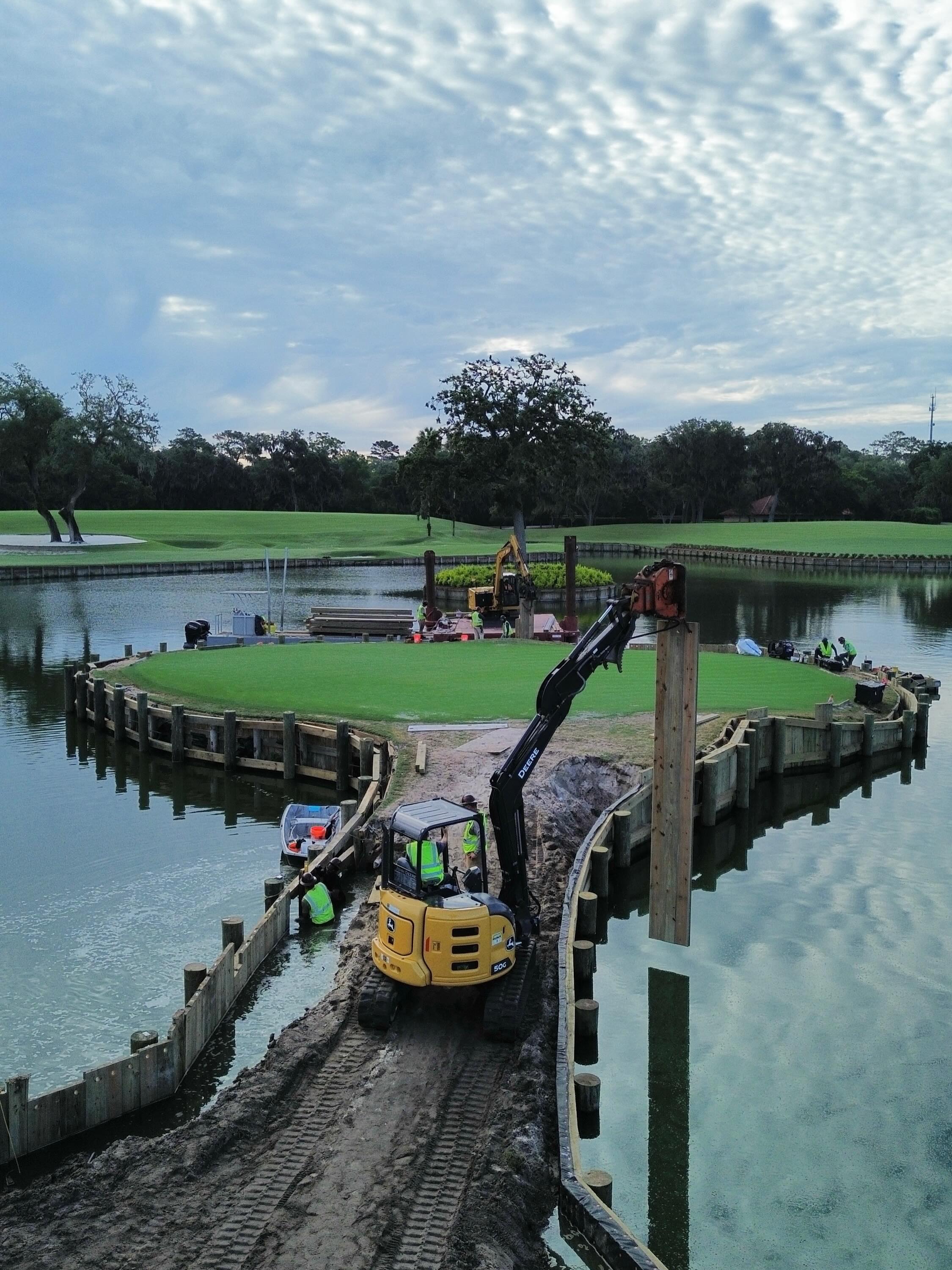 Update on our latest project. 400 FT. of bulkhead installed in less than 3 weeks.
#pontevedrabeach #jacksonville #marineconstruction #bulkhead #golf