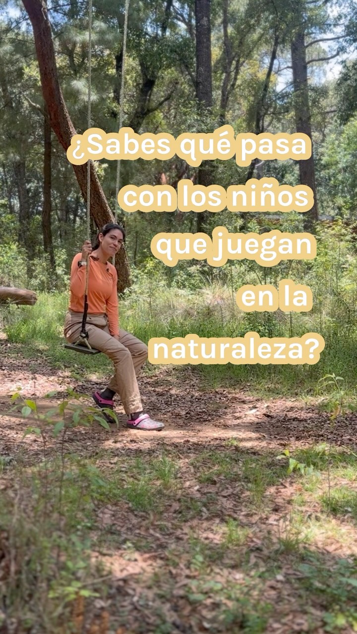 La naturaleza regula más de lo que imaginamos 🌿🧠
El cerebro infantil no fue diseñado para vivir en sobreestimulación constante.
👉🏻 Necesita pausas, movimiento, exploración y contacto real con el entorno.
A veces, una caminata, tierra en las manos o respirar aire fresco… también es bienestar emocional 💛
Guarda este reel para recordarlo en vacaciones o esos días donde todos necesitan bajar el ritmo 🌱
.
.
#Mindfulness #Niños #CrianzaPositiva