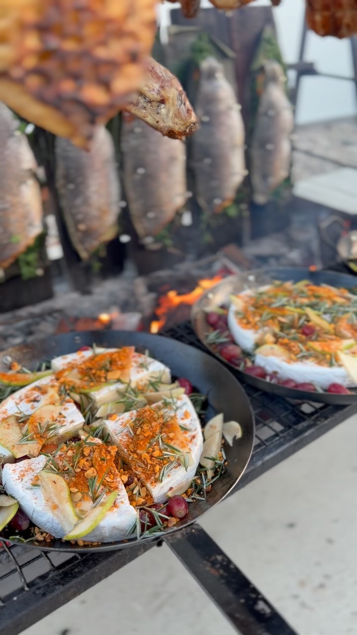 Fire Cheese frypans bubbling over fire and waiting for the guests
.
.
#event #asado #foodporn #foodies #foodstagram
