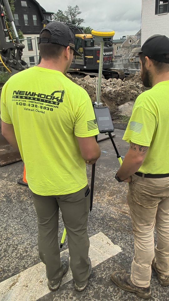 @idigsystem on the machines and @geomaxofficial for GPS layout make for an awesome combination of tech!
@h_and__m_excavating can use the iDig system for digging to grade faster and more accurately off their laser, and the GPS rover will be used for as builts, marking stakes that the surveyor laid out, laying out from engineered plans and creating their own data like drawing in foundation corners/footers, calculating volumes of piles or cuts/fills and more!
#machinecontrol #gps #excavator #survey #sitework