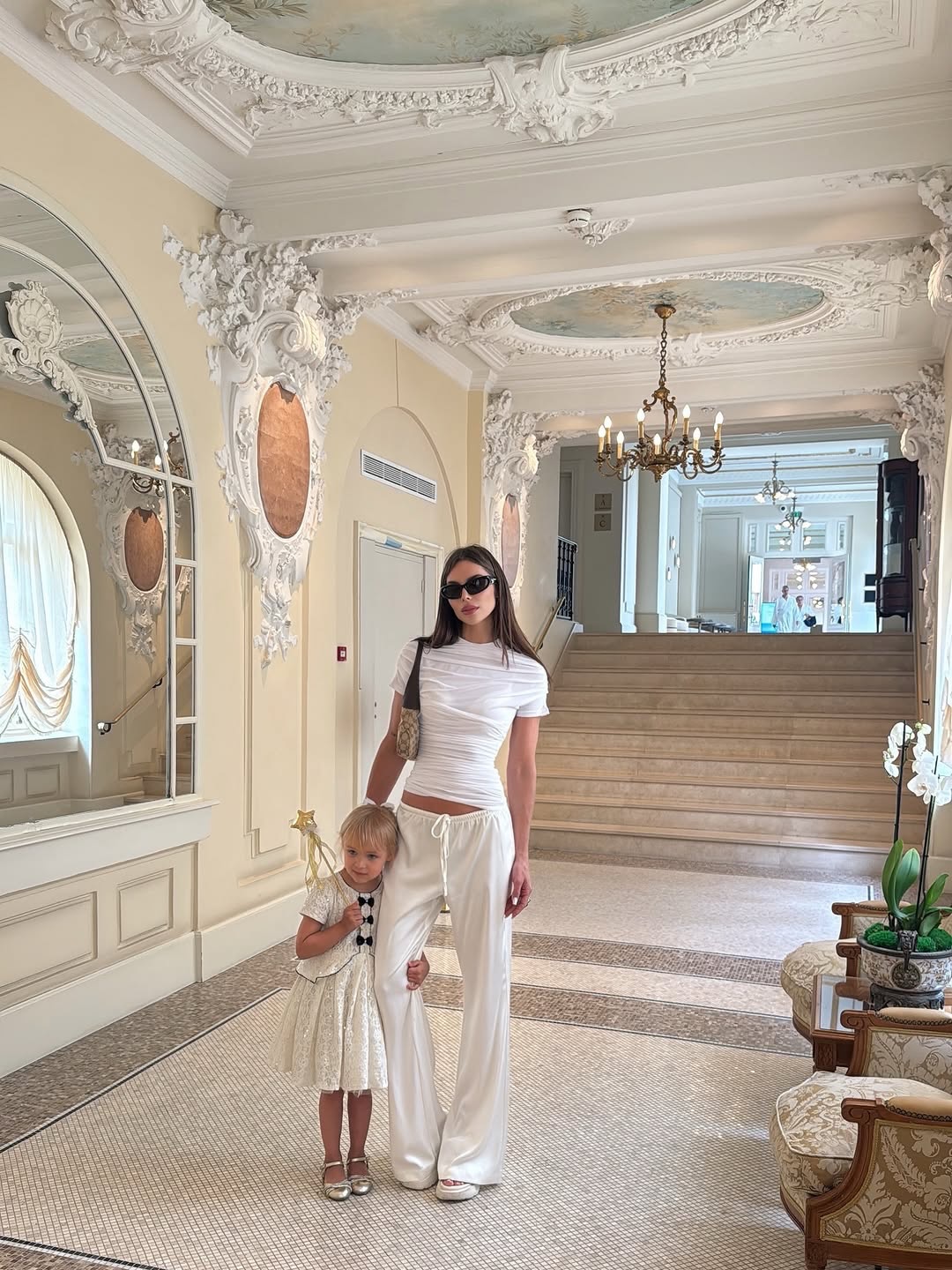 Architectural draping served by @kristinanovaofficial ⚡️
.
Shop NYX Top in White at www.darann.com
