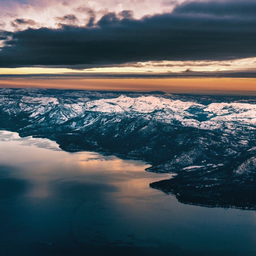 Sunrise over Lake Tahoe from the plane
#laketahoe #tahoesunrise #shotsfromabove
