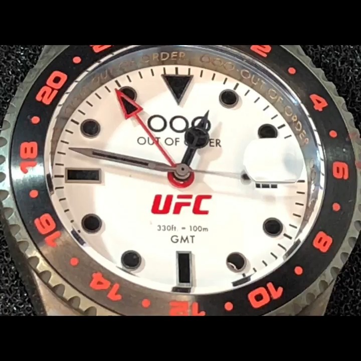 Su emporioartigiano.it troverete questo orologio insieme ad altri orologi, penne fatte a mano, bigiotteria, e altri 2500 articoli vari. Vi aspettiamo.
Ai primi 50 che si iscriverano al sito, extra sconti e trasporto gratis😮