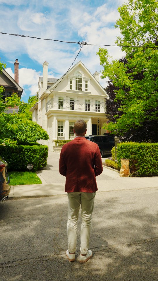 At precisely the right address, behind the correct amount of brick, ironwork, millwork, and mature greenery, sits 80 Binscarth Road.
A Rosedale residence composed of proper rooms, quiet details, and one unusually convincing garden.
Formal, but not stiff.
Designed, but not loud.
Available, but with dignity.
The Central presents.