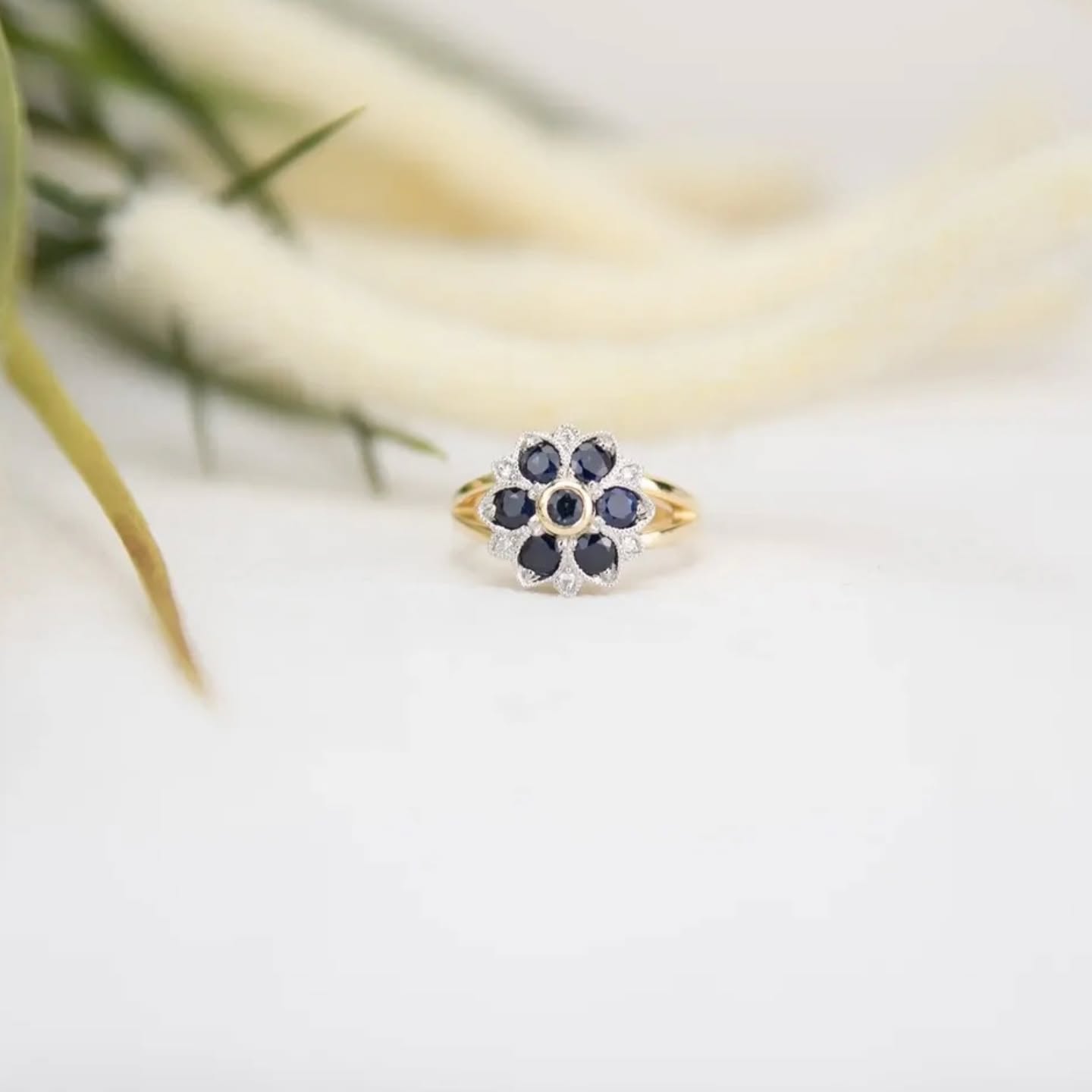 The best jewellery doesn't follow trends. π It outlives them. Hand forged years ago for a client, this sapphire and diamond ring remains a favourite.β¨οΈ
Still timeless.