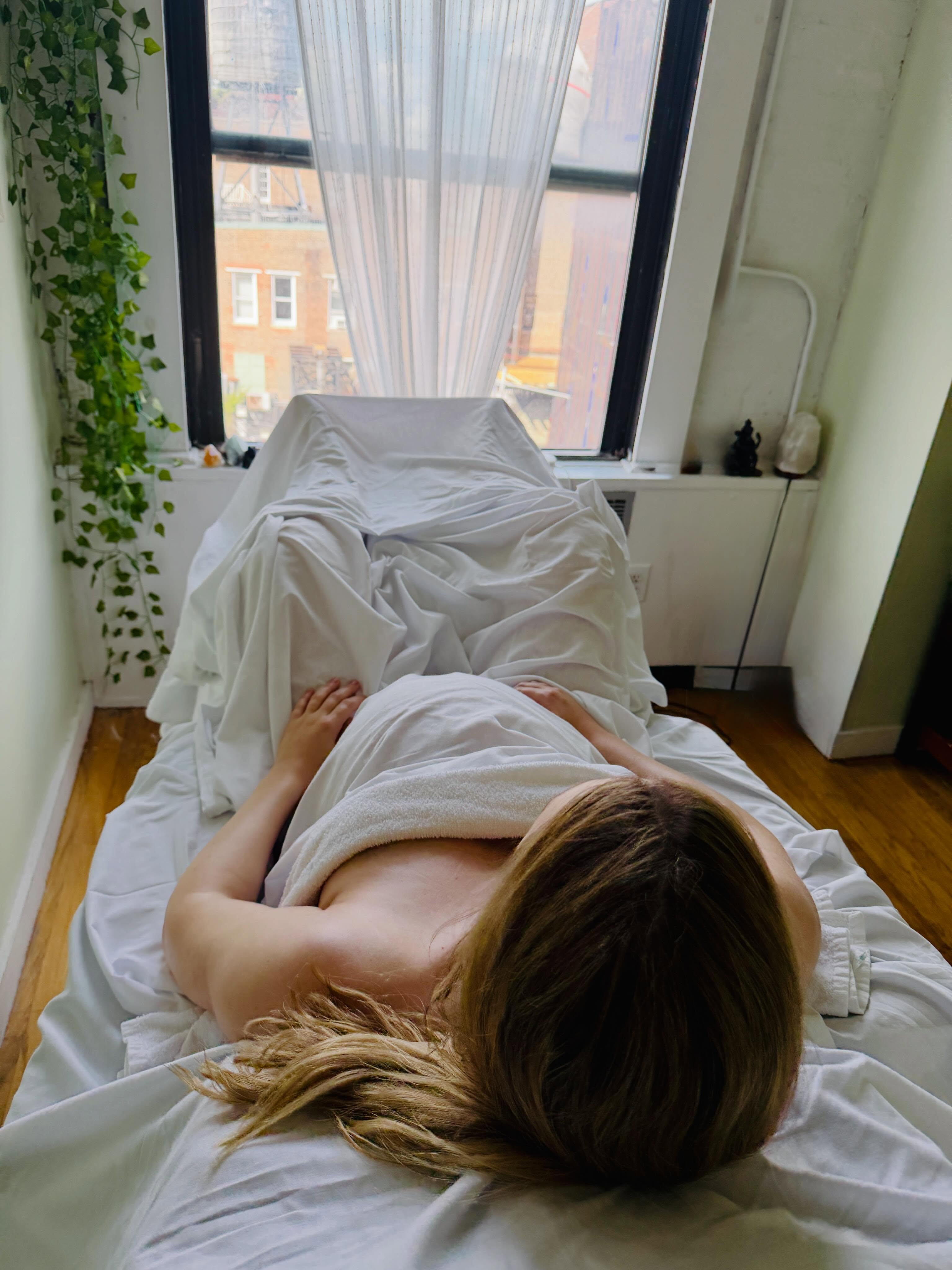 Relaxing, therapeutic prenatal massage .
Alleviating aches and pains, leading to a great night sleep.
.
.
.
#prenatalmassage #pregnantlife #pregnancy #pregnancybump #massagenyc