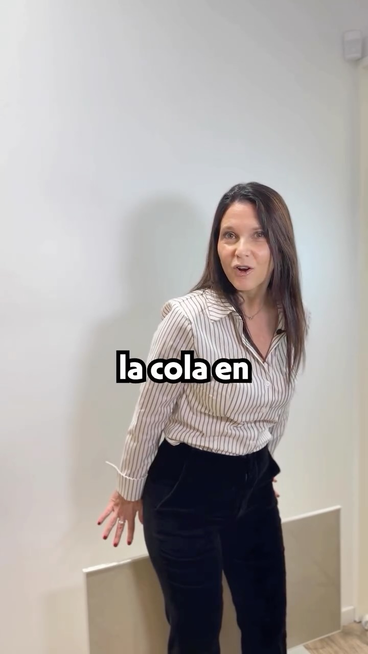 🔥 ¿Te acercás mucho a la estufa o usás bolsa de agua caliente?
Podrías desarrollar eritema ab igne, una mancha marrón en forma de red causada por el calor repetido sobre la piel.
✅ Para evitar que se pigmente: suspendé la fuente de calor apenas aparezca el enrojecimiento y consultá tempranamente.
✨ Existen tratamientos que pueden mejorar estas manchas cuando persisten.
📲 Turnos: 11 6666-2866 o por mensaje directo.
#Dermatología #ManchasEnLaPiel #EritemaAbIgne #CuidadoDeLaPiel #SaludDeLaPiel