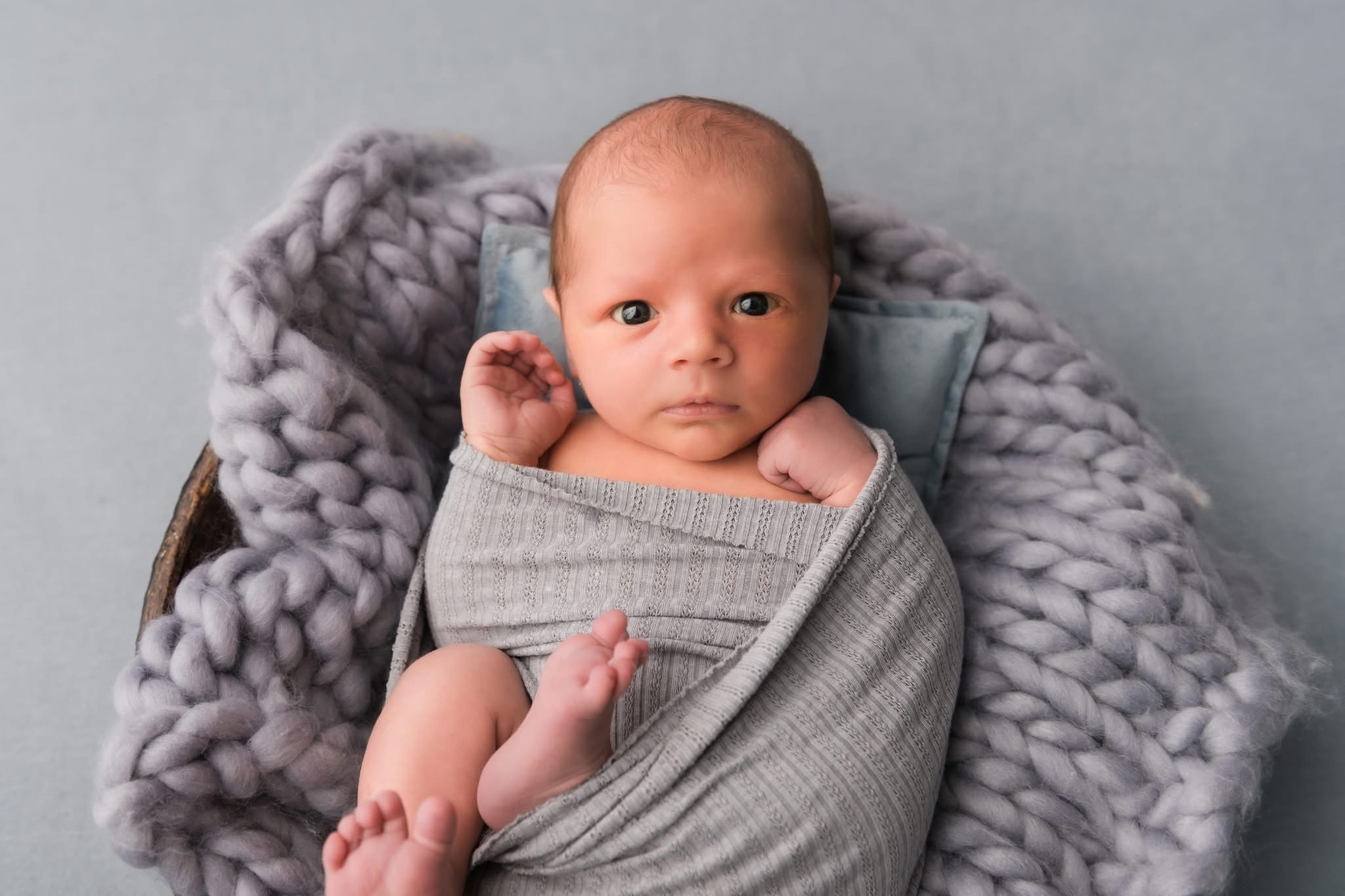 Can you believe he is only 9 days old? Already so wide eyed and curious about the world around him. It’s not often newborns look straight and deep into the lens like this! Master Jack, you are so gorgeous!!!! 🤍
#sydneynewbornphotographer #newbornbaby #newbornphotos #babyboy #mumsofgeorgesriver