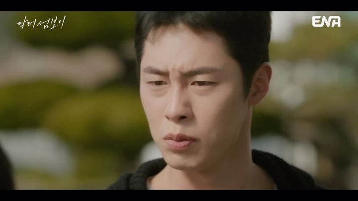 🎬 Doctor On The Edge – Épisode 10/12 sur @disneyplusfr
Un nouvel épisode à ne pas manquer, entre secrets, émotions et tensions sur l’île de Pyeondong.
Médecin de santé publique affecté sur une île à la réputation inquiétante, Do Ji-ui croise la route de Yuk Ha-ri, une infirmière aussi mystérieuse qu’essentielle à cette histoire mêlant médecine, humanité et romance.
📺 Diffusion sur ENA
🌍 Disponible sur Prime Video
📷 Source : @ena_drama
#DoctorOnTheEdge #ENA #LeeJaeWook #ShinYeEun