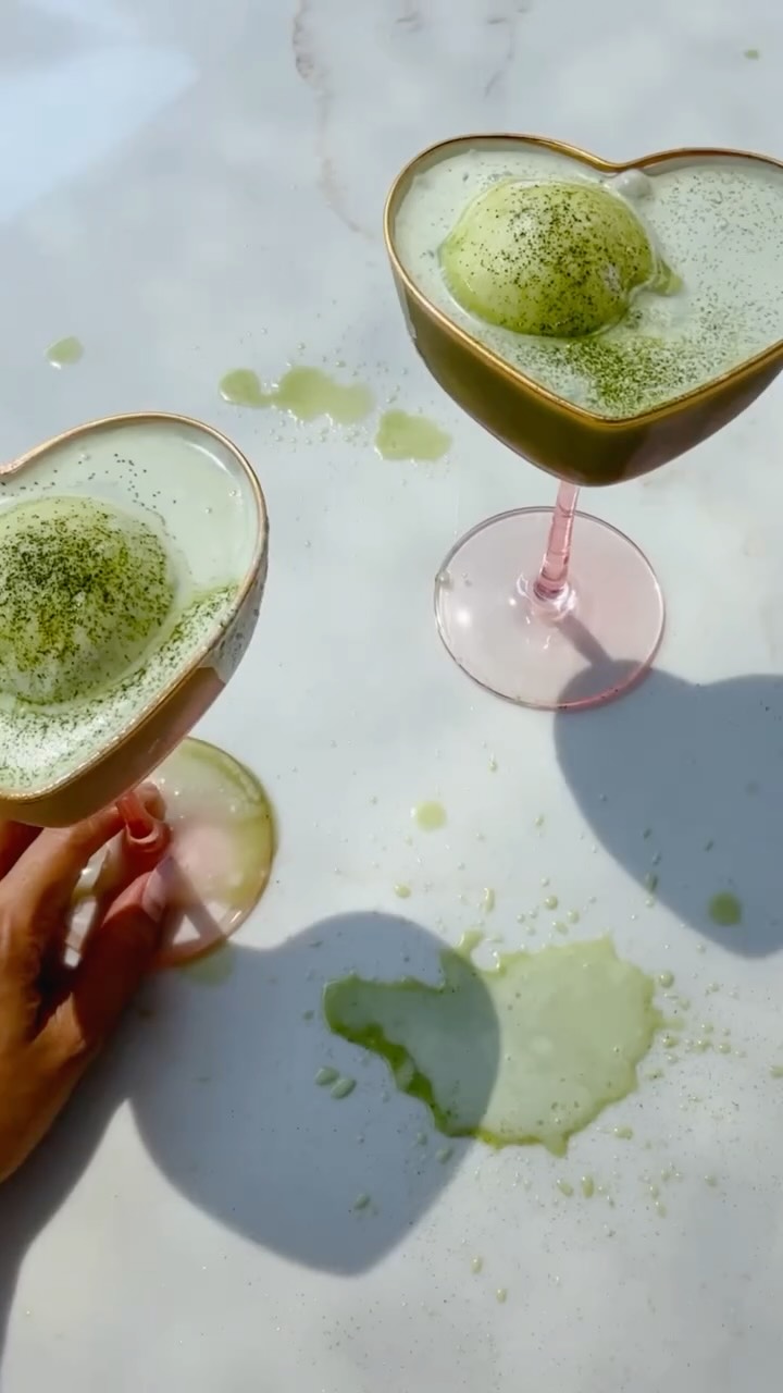 Made with ceremonial matcha, vanilla bean gelato, and Junmai sake ๐ต๐จ
Available to order anytime ๐