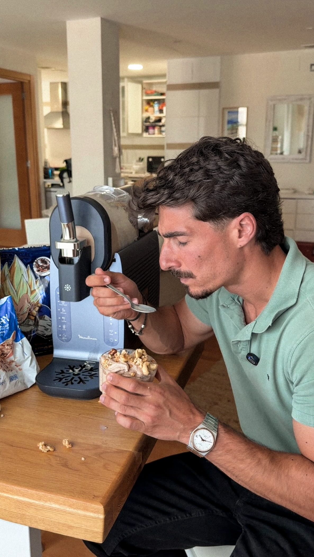 Estrenando mi nueva heladera PARA CASA😳
Mil gracias a @moulinex_es por el regalazo, pienso darle mucho uso este veranito ☀️🍦
Mi prote de confianza de @lifepro_oficial ahora con 25% dcto. con mi código NUFISA (el cacahuete en polvo tb es de Lifepro).
Presionad a @alexandraherran a ver si me deja llevármela a @cafe.envena de vez en cuando para liarla con dulces + helados 👀☕️ affogato?
#publicidad regalo #nutricionista #recetasaludable